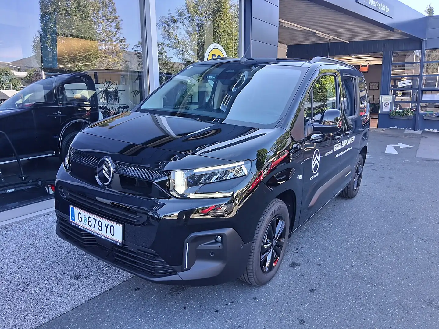Citroen Berlingo BlueHDi 130 S&S Max M Aut. Schwarz - 1