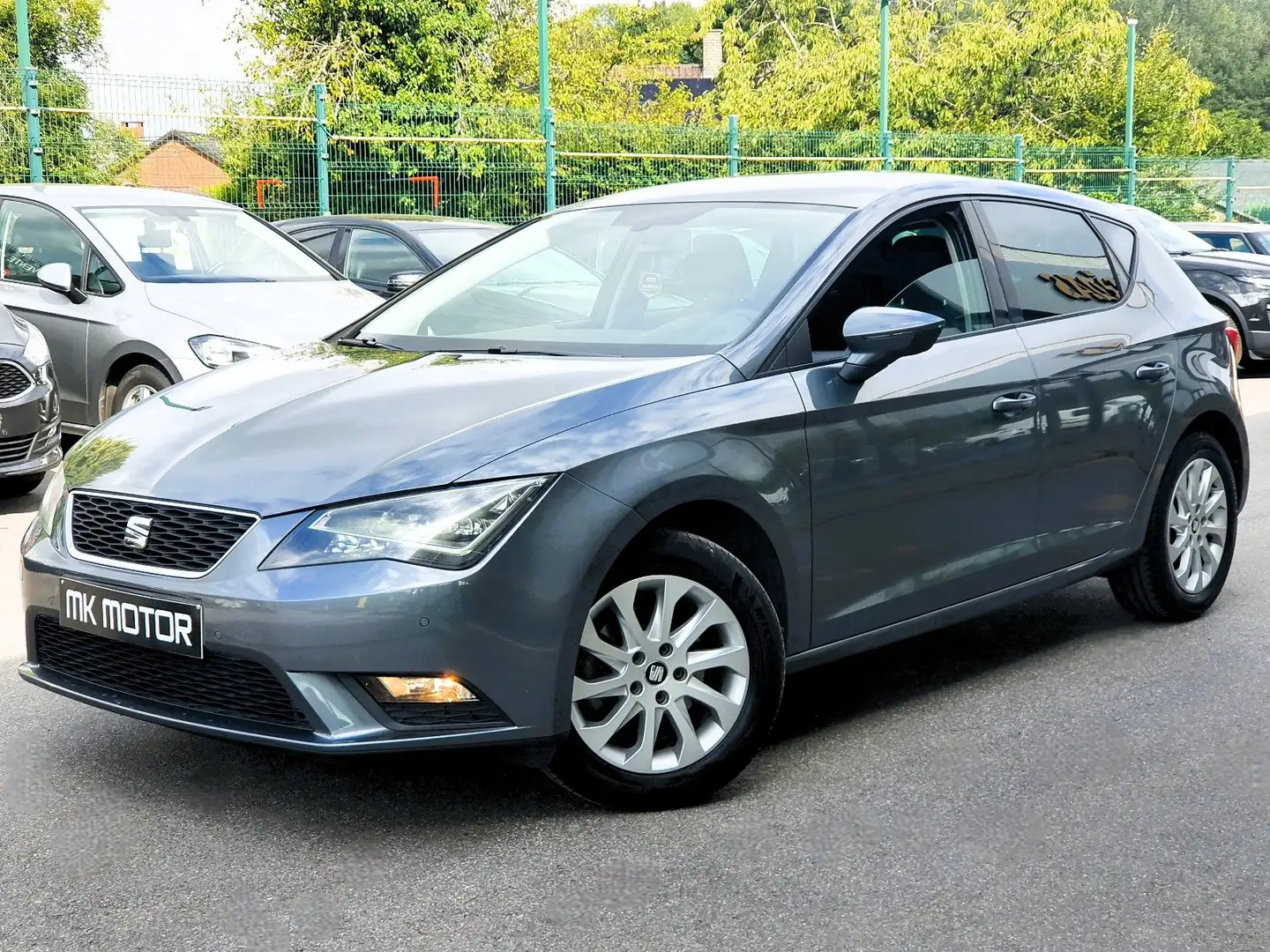 SEAT Leon 🟢1.6 TDi 105CV - 1ER PROPRI - FULL CARNET - GPS Gris - 1
