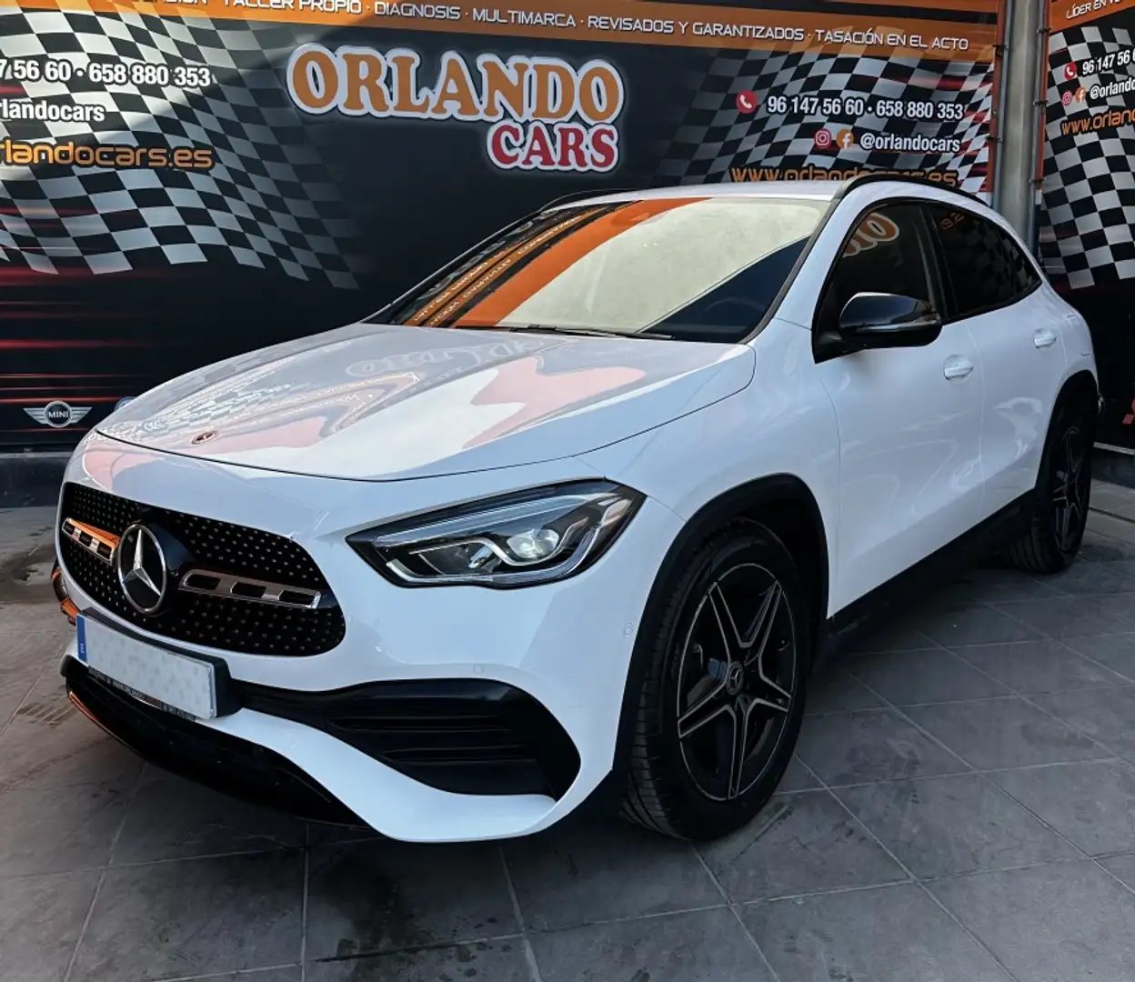 Mercedes-Benz GLA 200 200d 4Matic 8G-DCT Blanco - 2