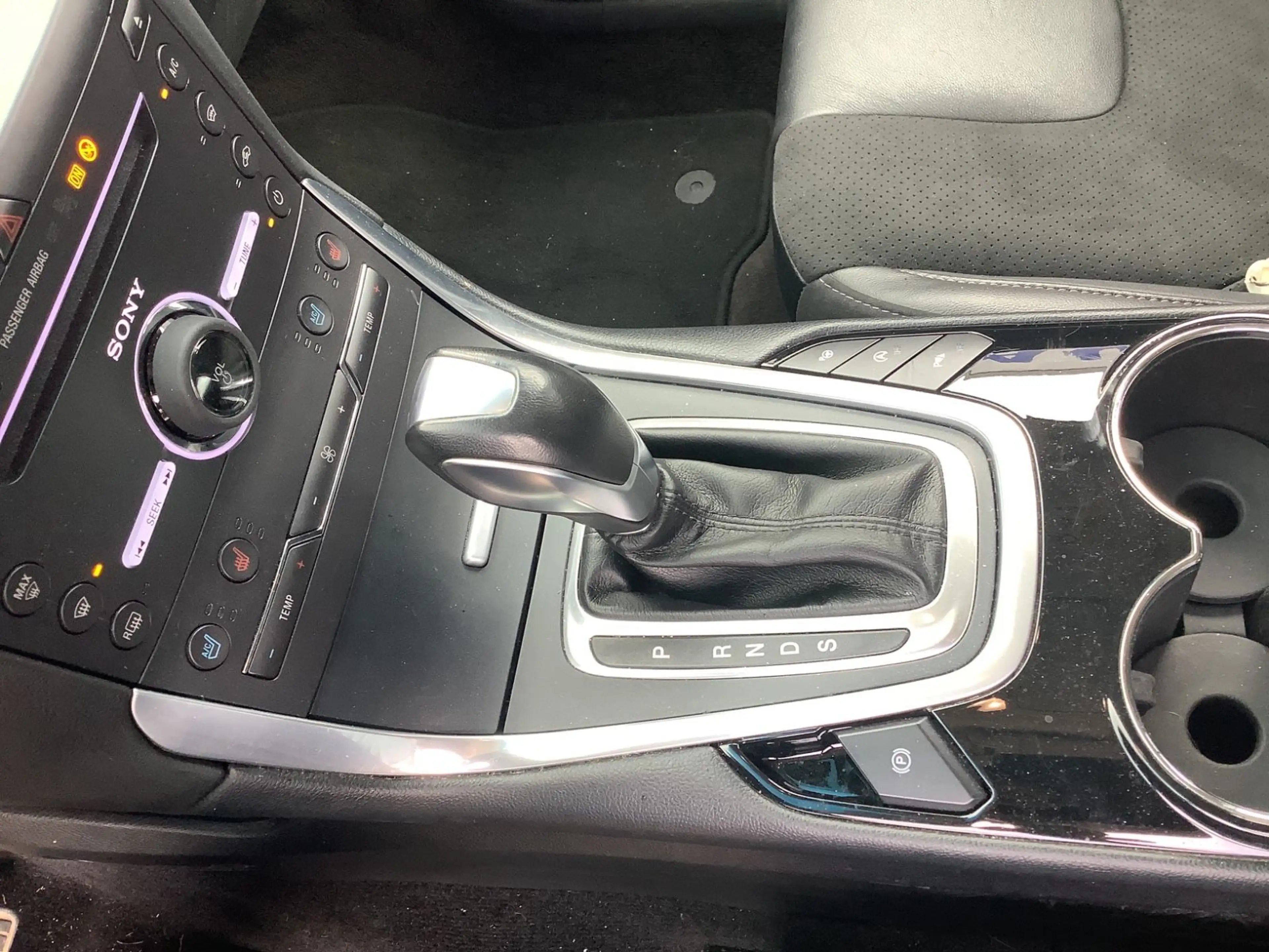 Ford Edge Sport 4x4 — photo 15