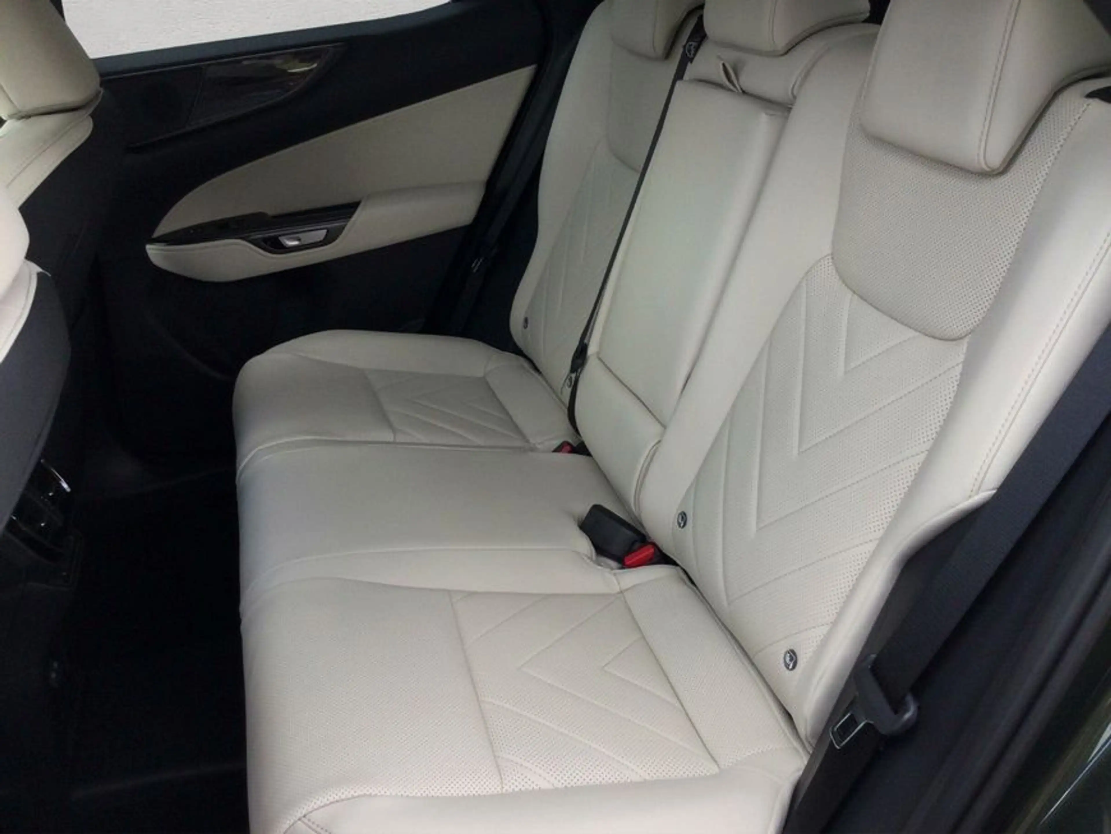 Lexus NX350h 4x4 Executive Alle Extras Modeljahr 26 — photo 10