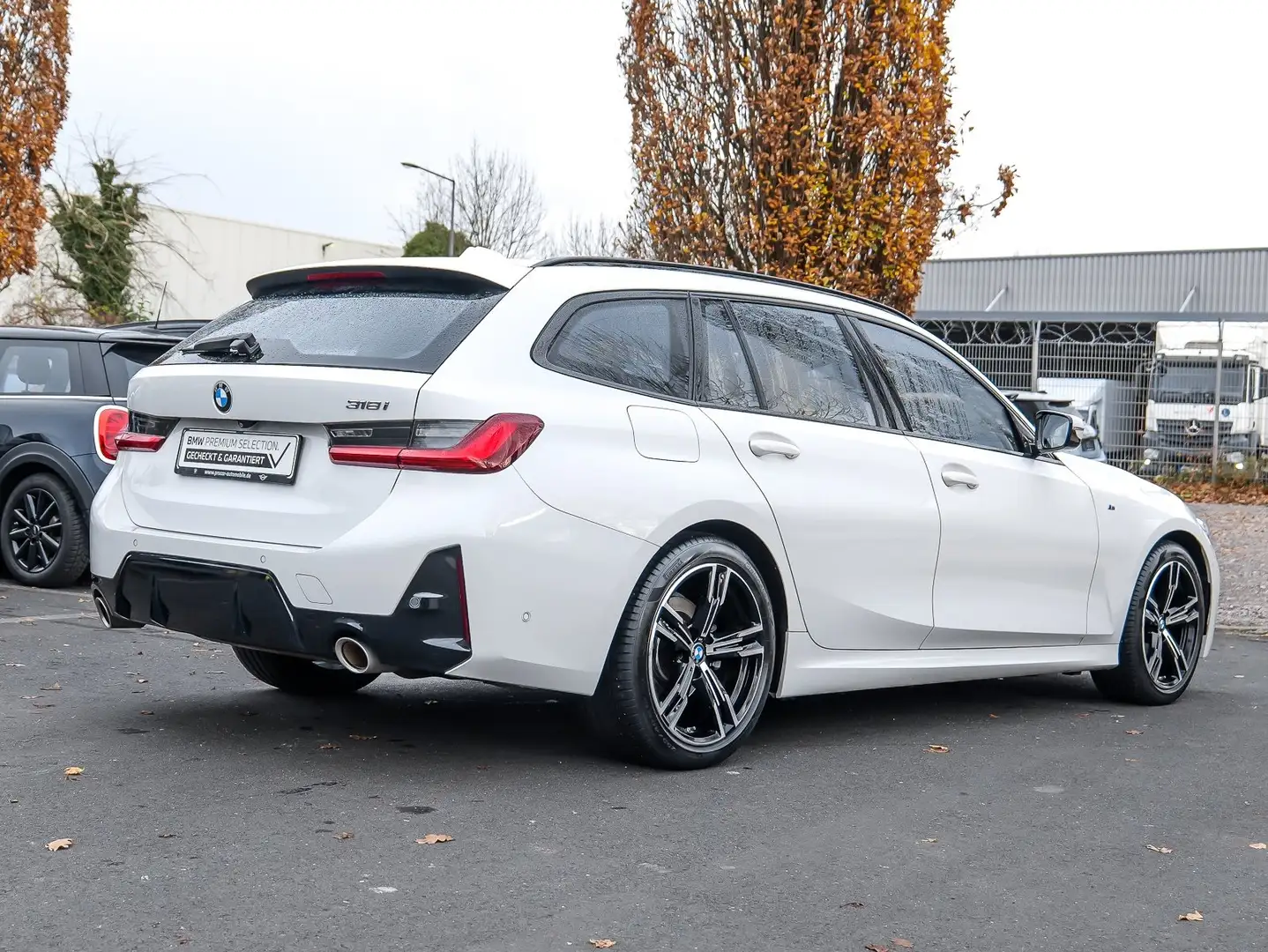 BMW 318 i Touring M Sport RFK NAVI LED PDC V+H DAB Weiß - 2