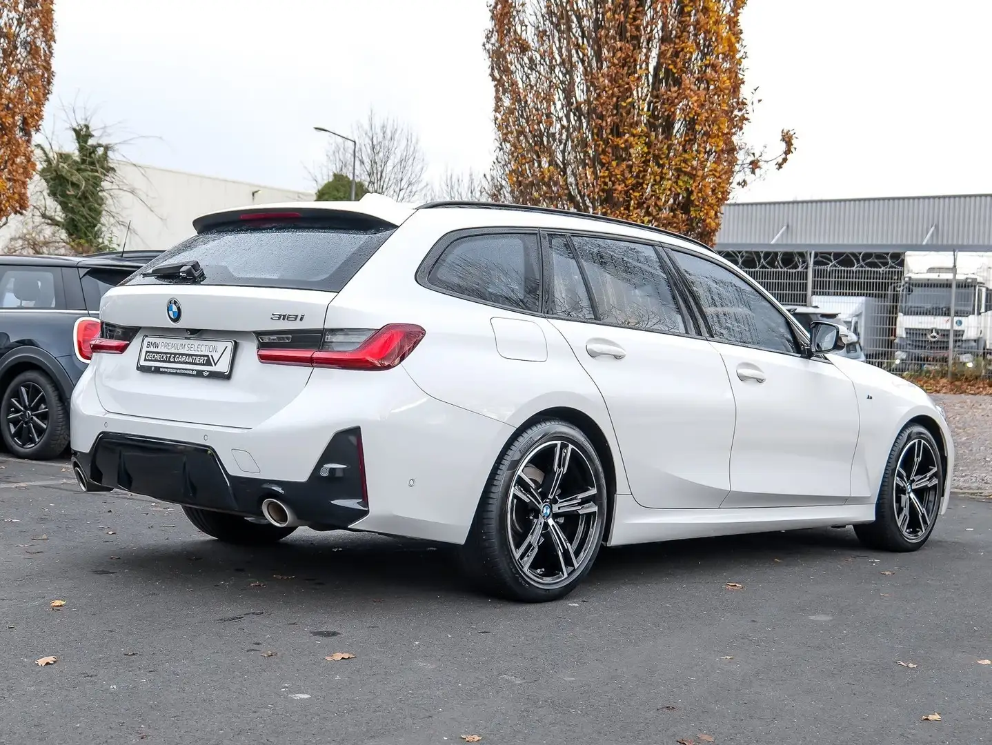 BMW 318 i Touring M Sport RFK NAVI LED PDC V+H DAB Weiß - 2