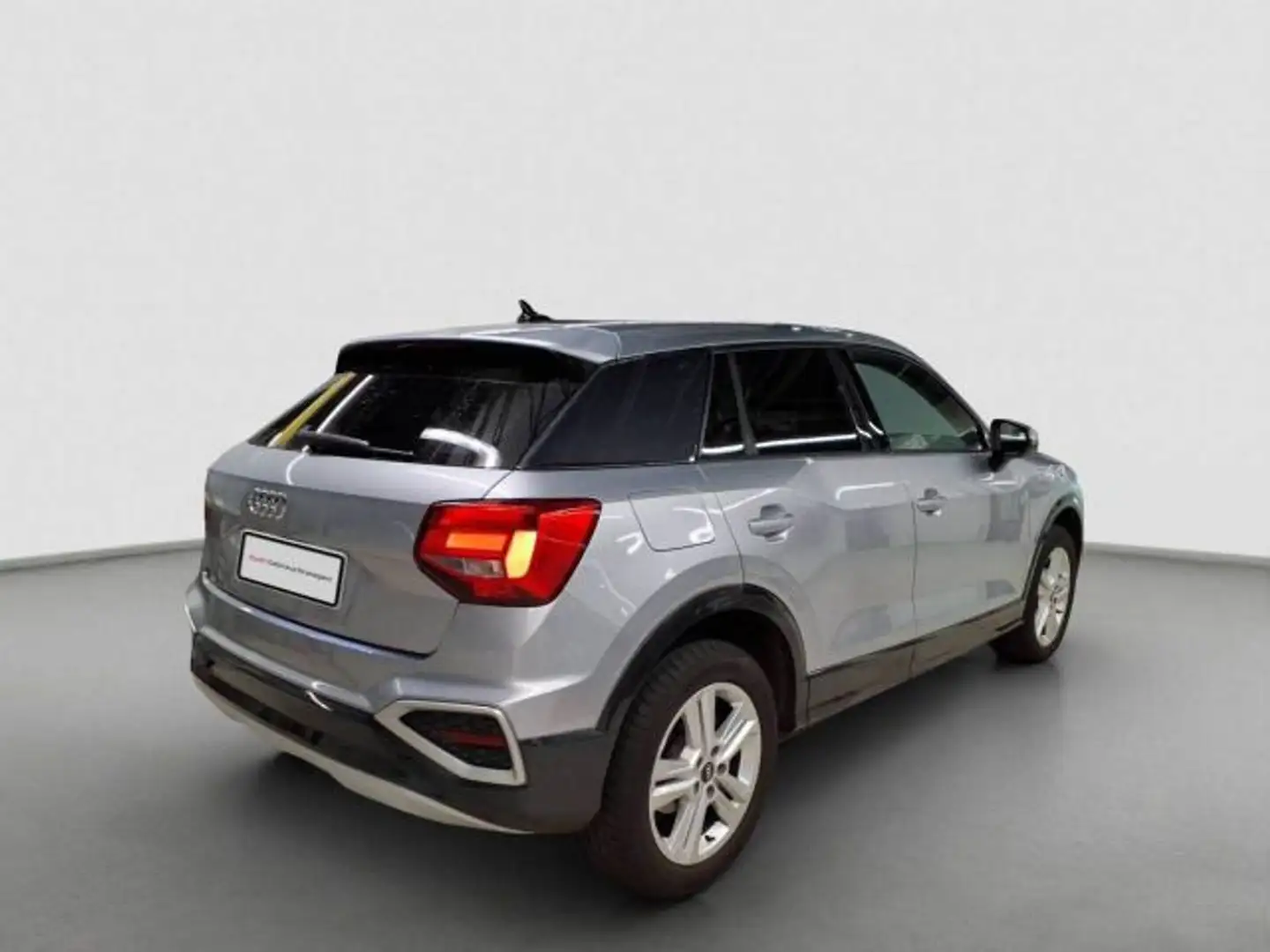 Audi Q2 35 TFSI ADVANCED AHK NAVI LM17 eKLAPPE Silber - 2