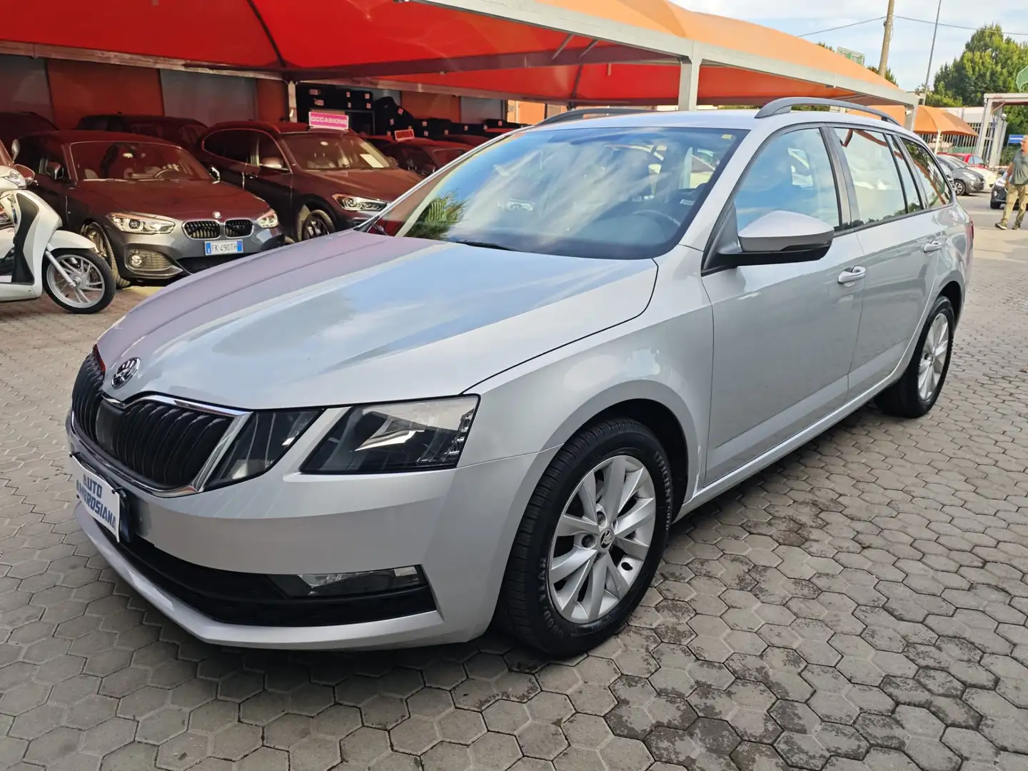 Skoda Octavia Octavia  2017 Wagon  1.6 tdi Style 115c Dsg Argento - 1