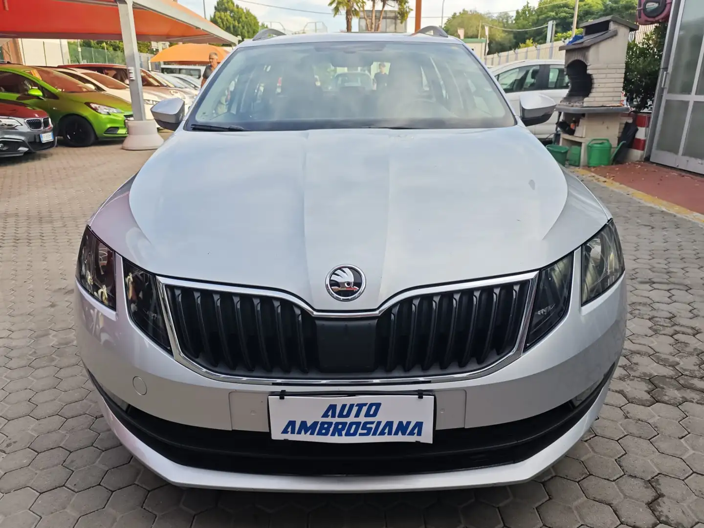 Skoda Octavia Octavia  2017 Wagon  1.6 tdi Style 115c Dsg Argento - 2