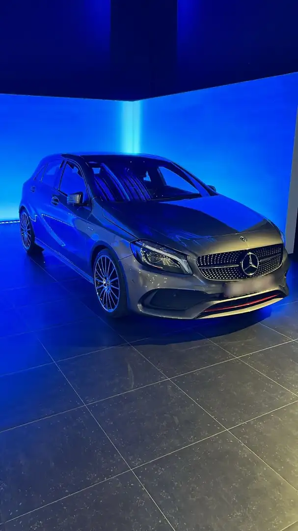 Mercedes-Benz A 250 Sport 4Matic 7G-DCT Grijs - 1