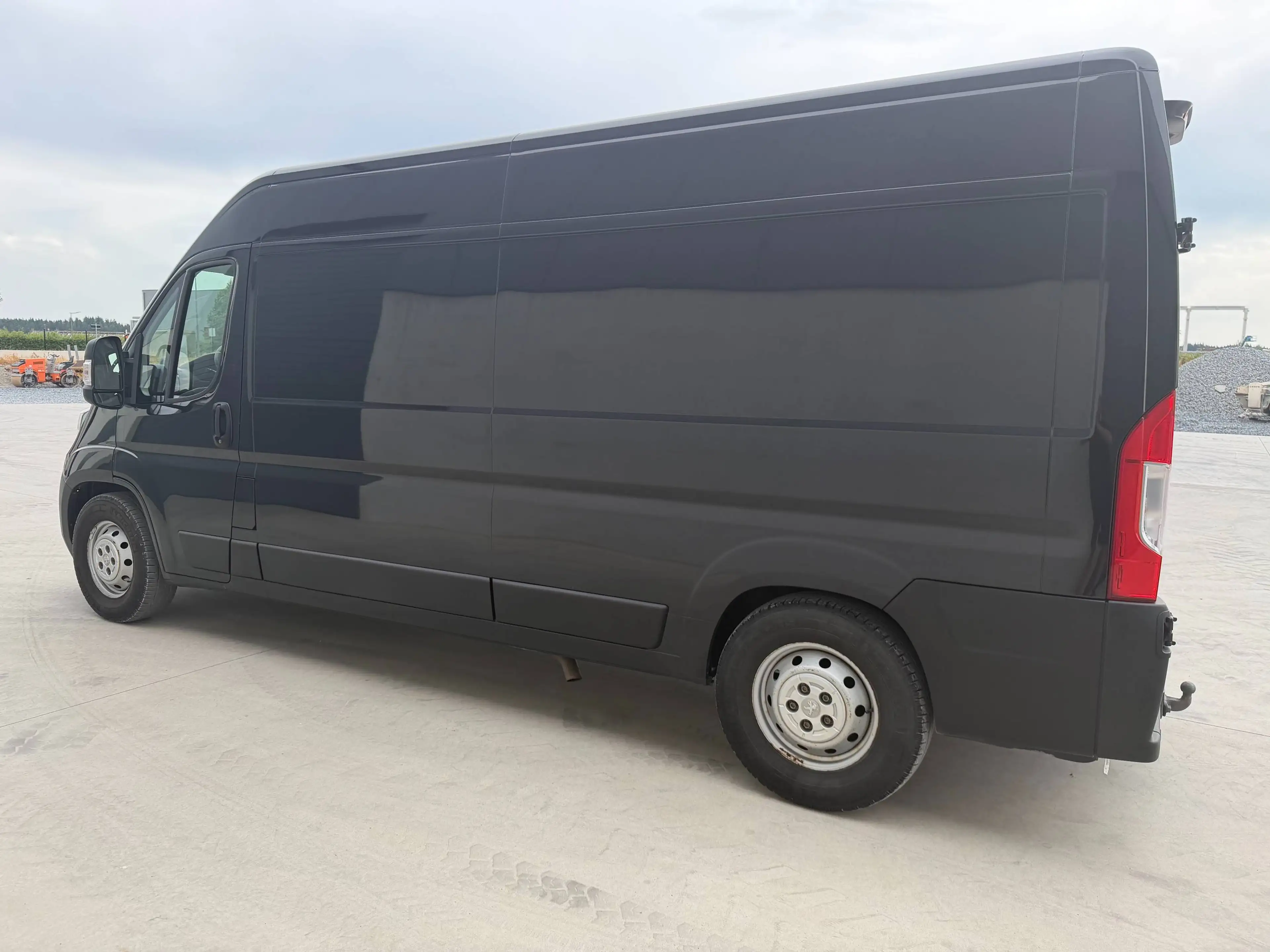 Peugeot Boxer 2.2 BlueHDi L3 Premium S/S — photo 3
