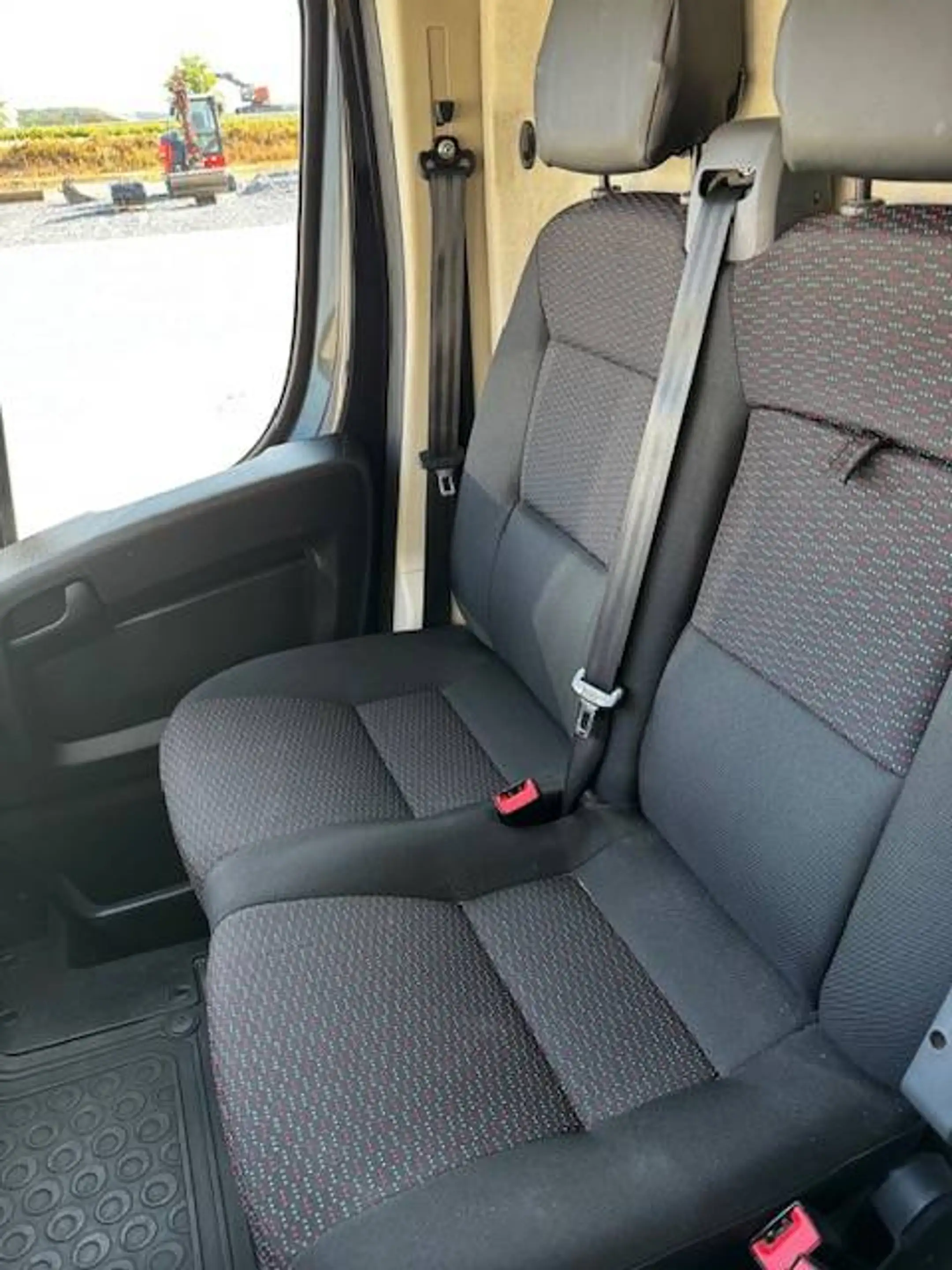 Peugeot Boxer 2.2 BlueHDi L3 Premium S/S — photo 8
