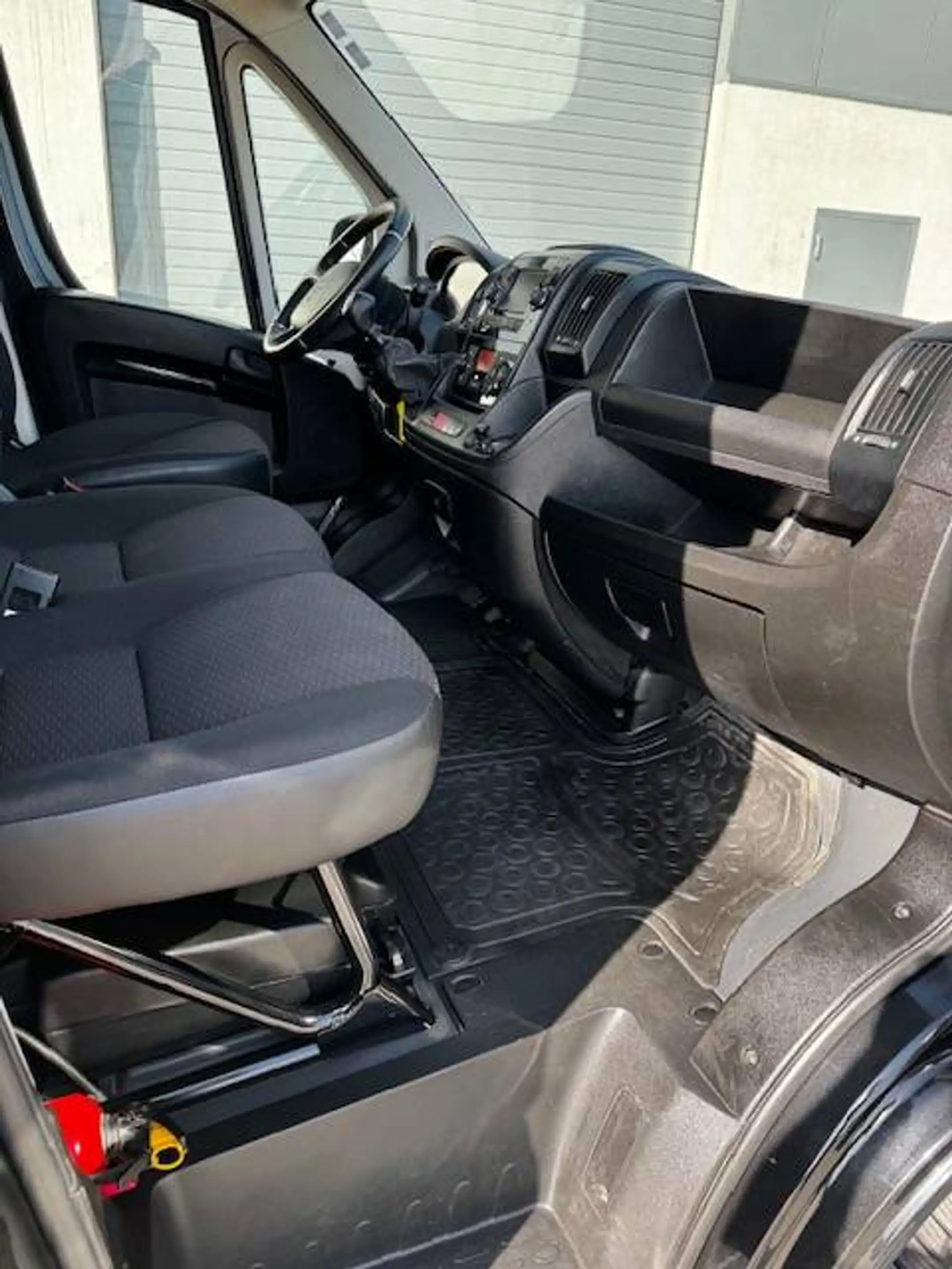Peugeot Boxer 2.2 BlueHDi L3 Premium S/S — photo 6