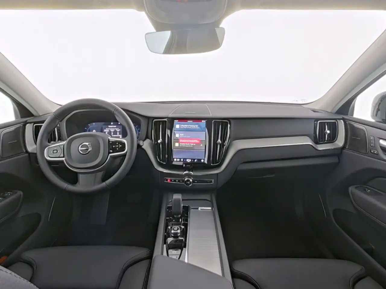 Volvo XC60 Plus Dark AWD Digitales Cockpit Memory Sitze Sound 5