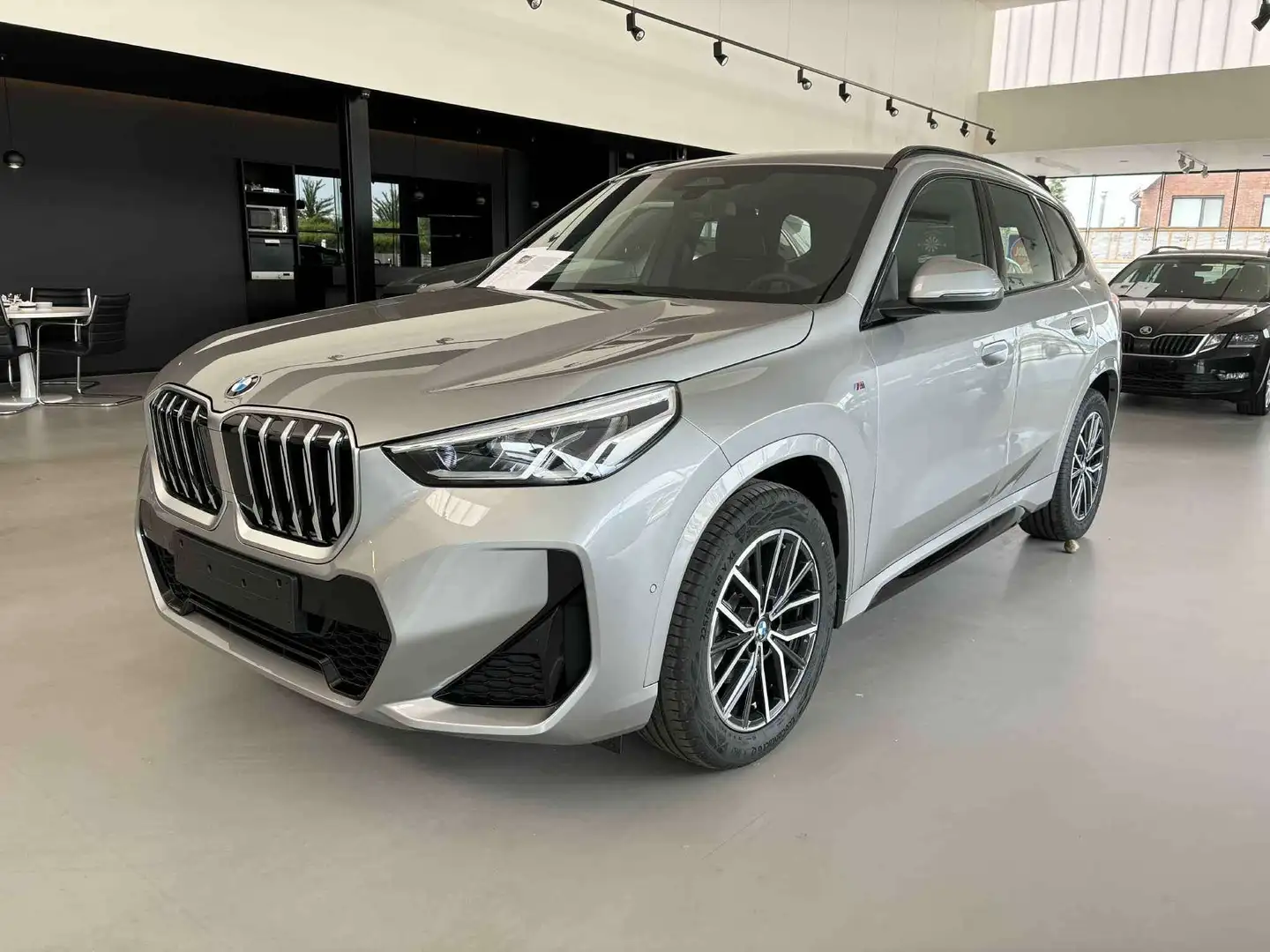BMW X1 sDrive18iA M PAKKET Argent - 1