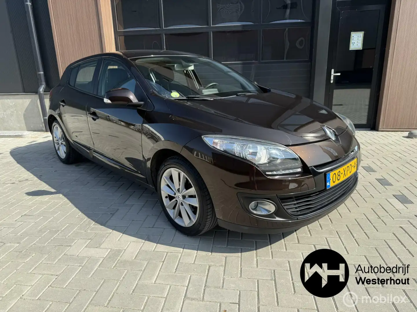 Renault Megane 1.2 TCe Expression Nieuwe APK Parkeersensoren Bruin - 1