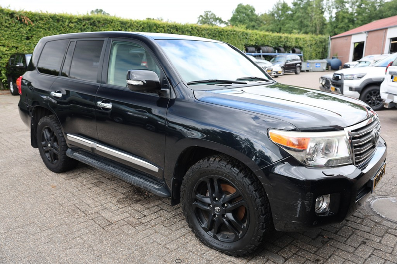 Toyota Land Cruiser 4.5 EXECUTIVE A/T 7 SITZ MARGE ( ENGINE IS BROKEN