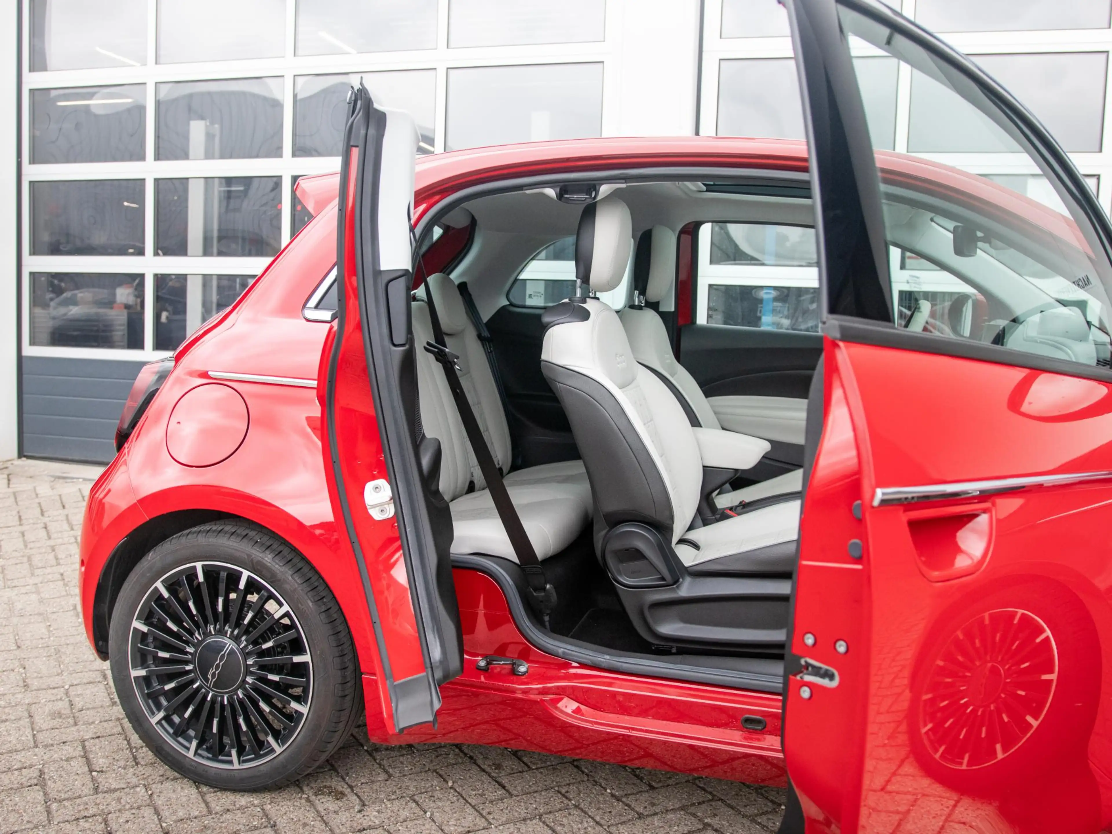 Fiat 500 3+1 La Prima 42 kWh | Panodak l Camera l — photo 14