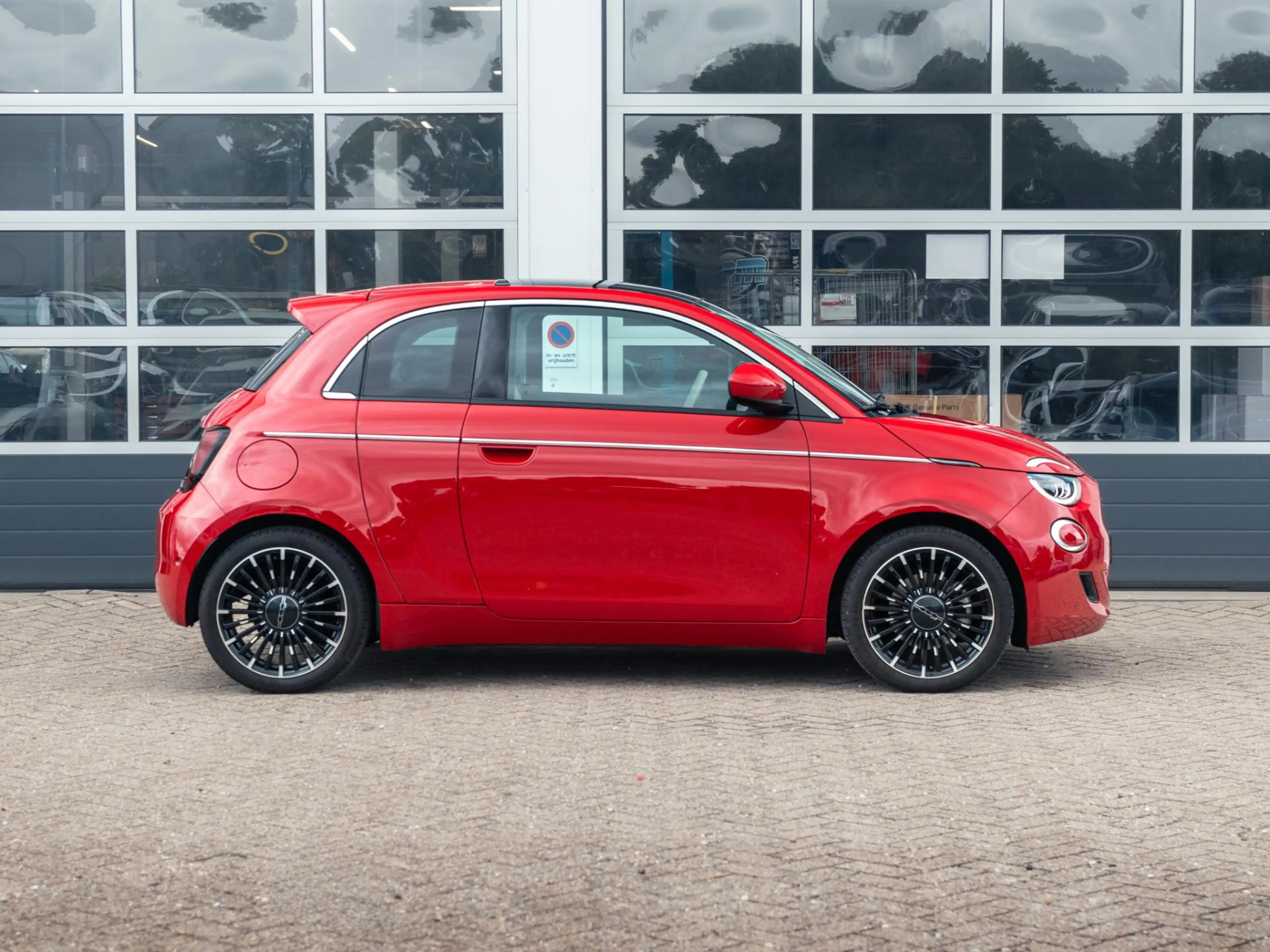 Fiat 500 3+1 La Prima 42 kWh | Panodak l Camera l — photo 4