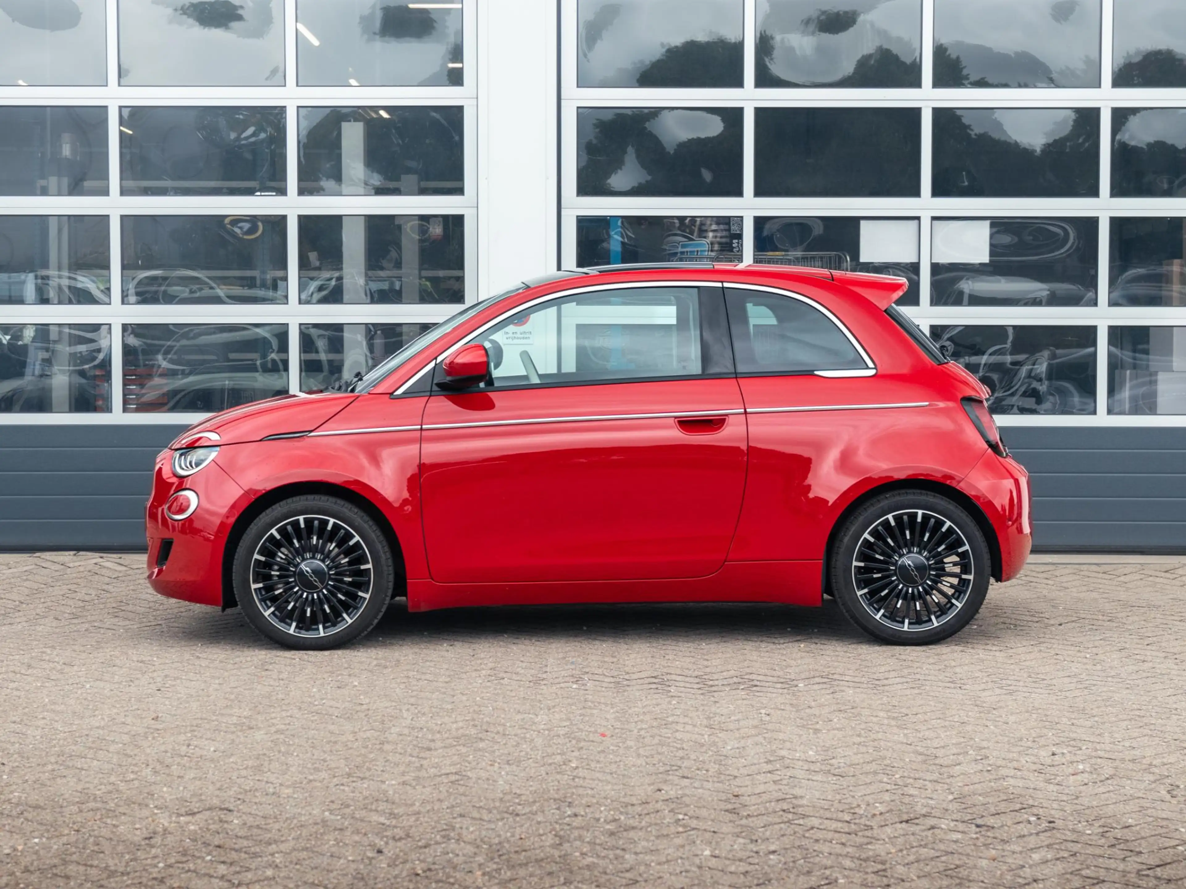 Fiat 500 3+1 La Prima 42 kWh | Panodak l Camera l — photo 10