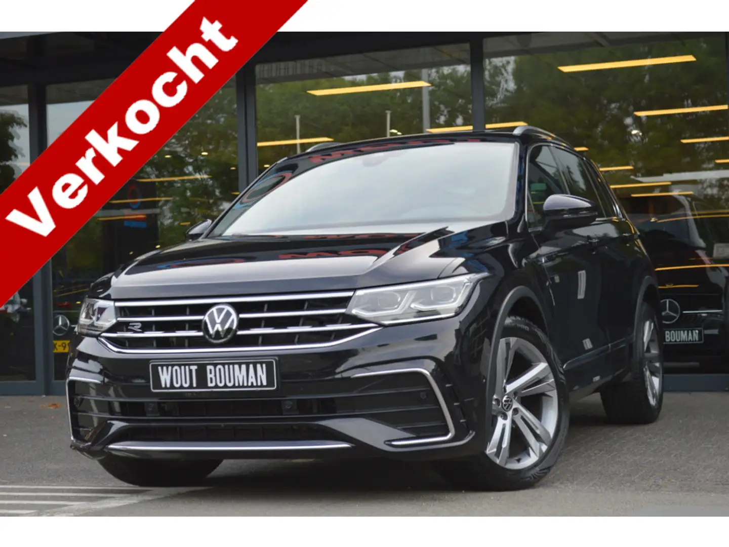Volkswagen Tiguan 1.5 TSI R-Line DSG Led Panorama Leder Memory Acc V Zwart - 1