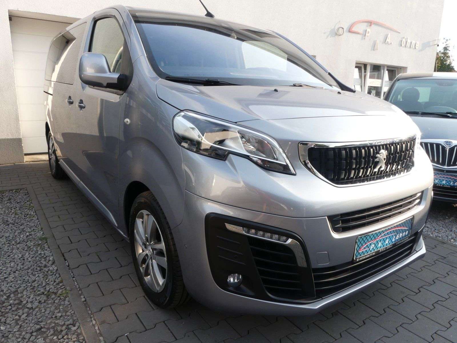 Peugeot Traveller