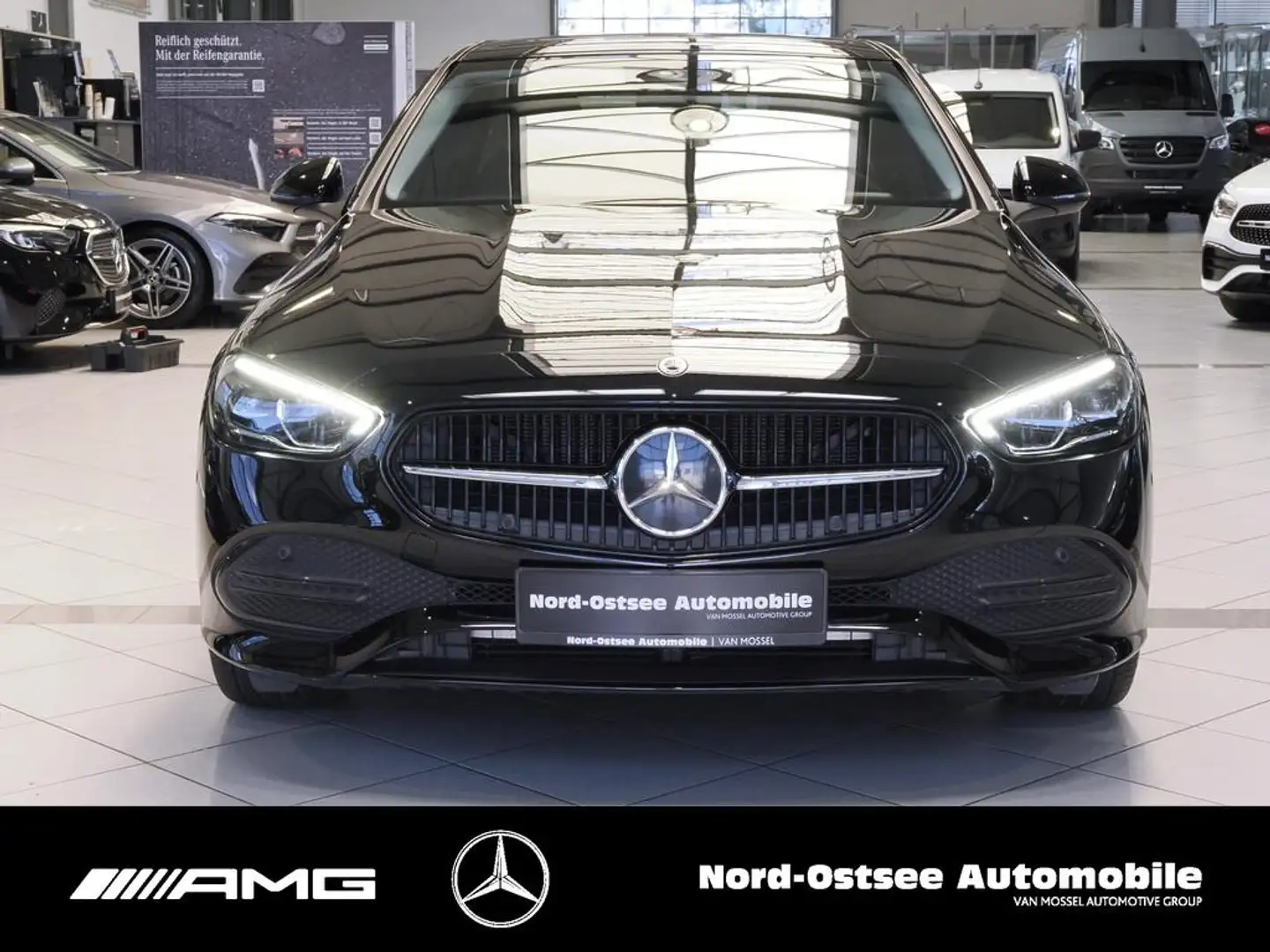 Mercedes-Benz C 300 e AVANTGARDE NAVI KAMERA PANO LED NIGHT Schwarz - 2