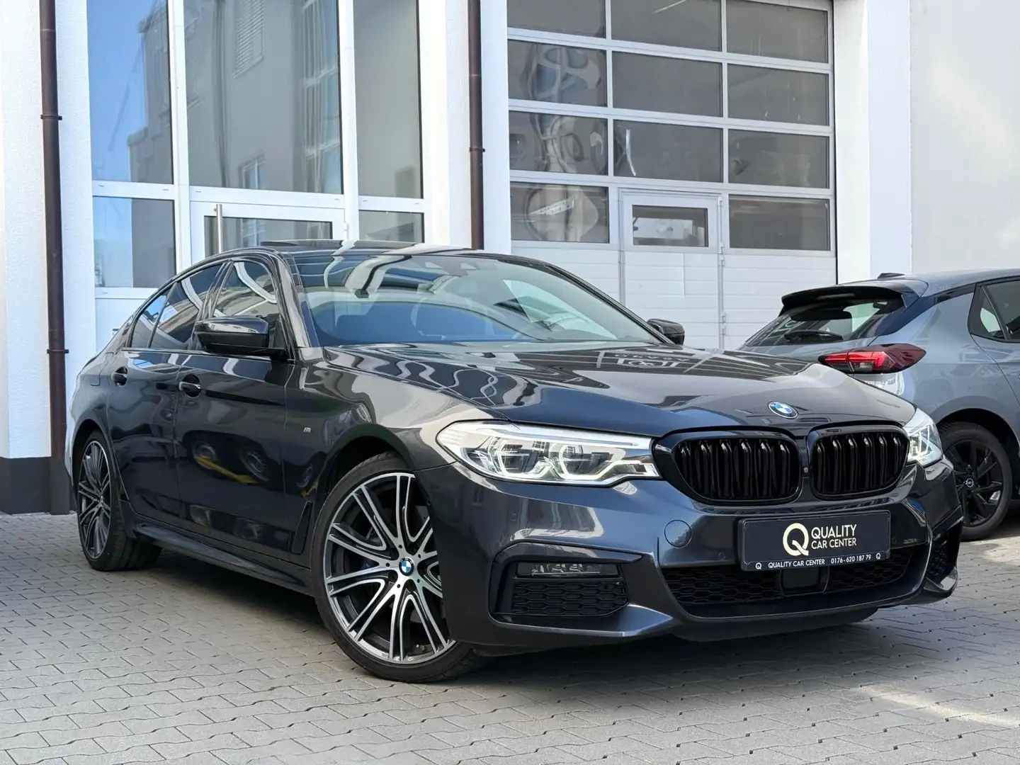 BMW 530 d xDrive M Sport *VOLL*ACC*STANDH*SHD*360°KA Grijs - 1