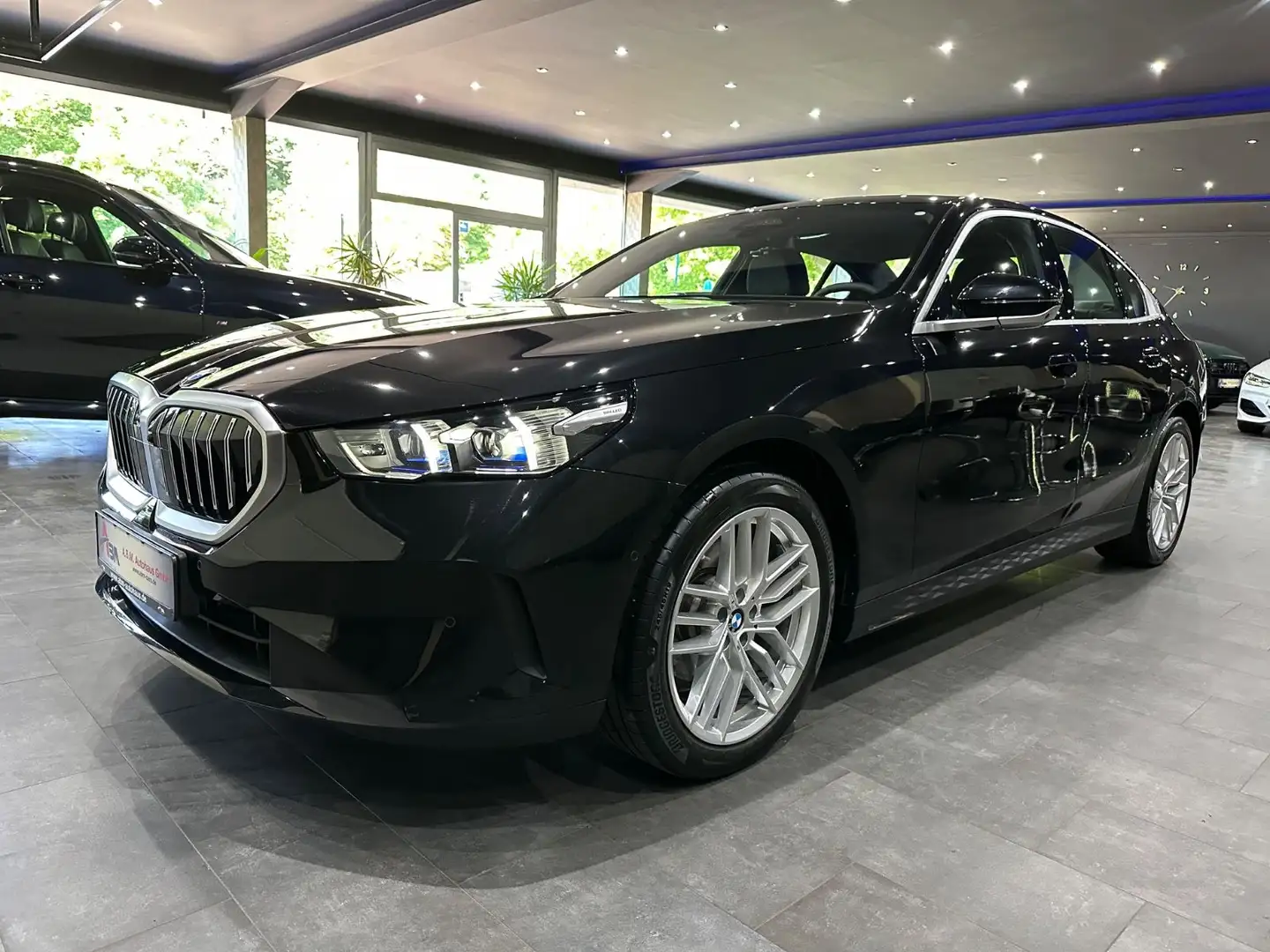 BMW 520 d / HEAD-UP /LEDER /KAMERA/ Sitzklima/ 1.HAND Zwart - 1