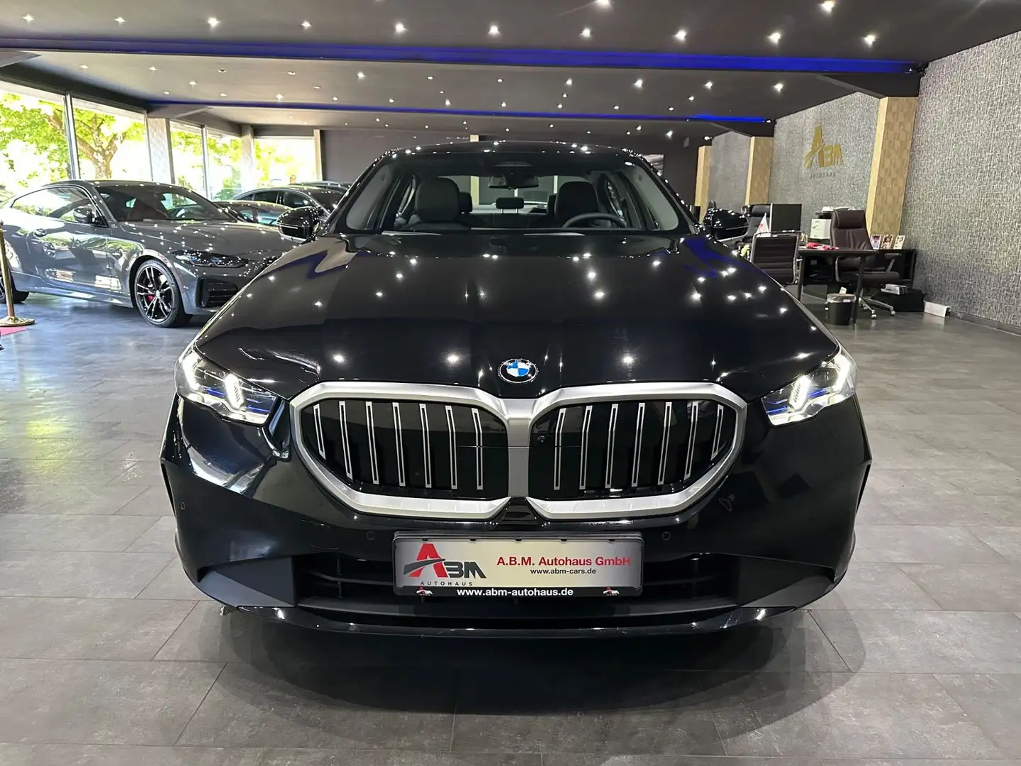 BMW 520 d / HEAD-UP /LEDER /KAMERA/ Sitzklima/ 1.HAND Zwart - 2