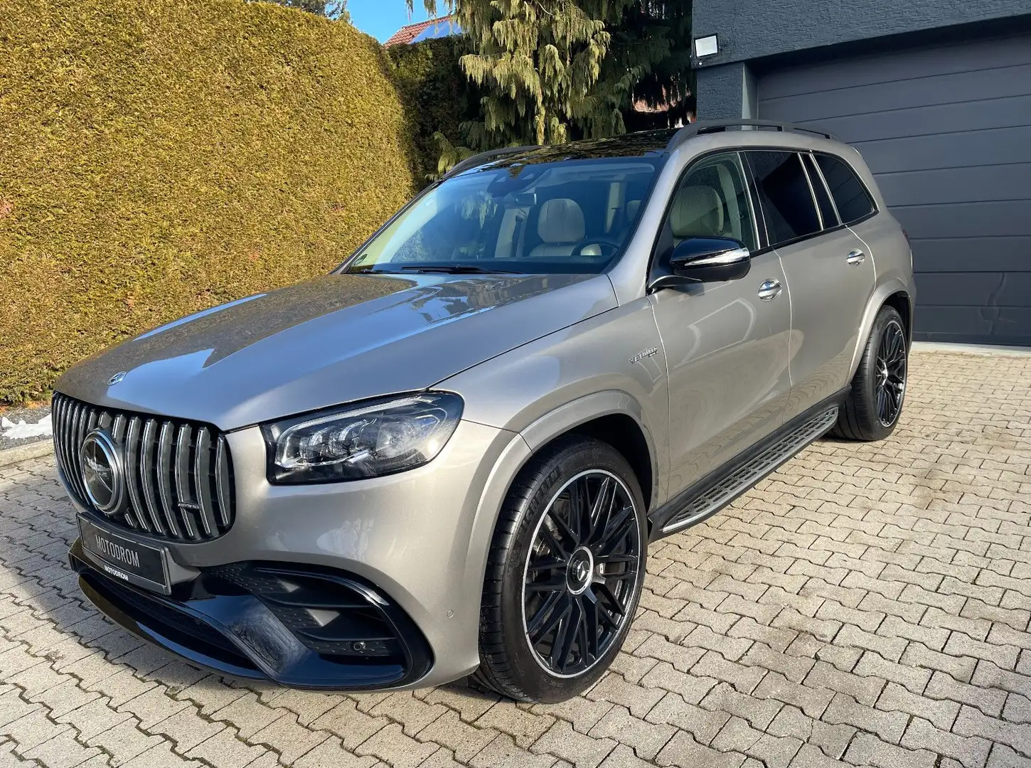 Mercedes-Benz GLS 63 AMG GLS63 AMG PANO SOFT KEYLES 23ZOLL EXCLUSIVE 2023 Plateado - 2