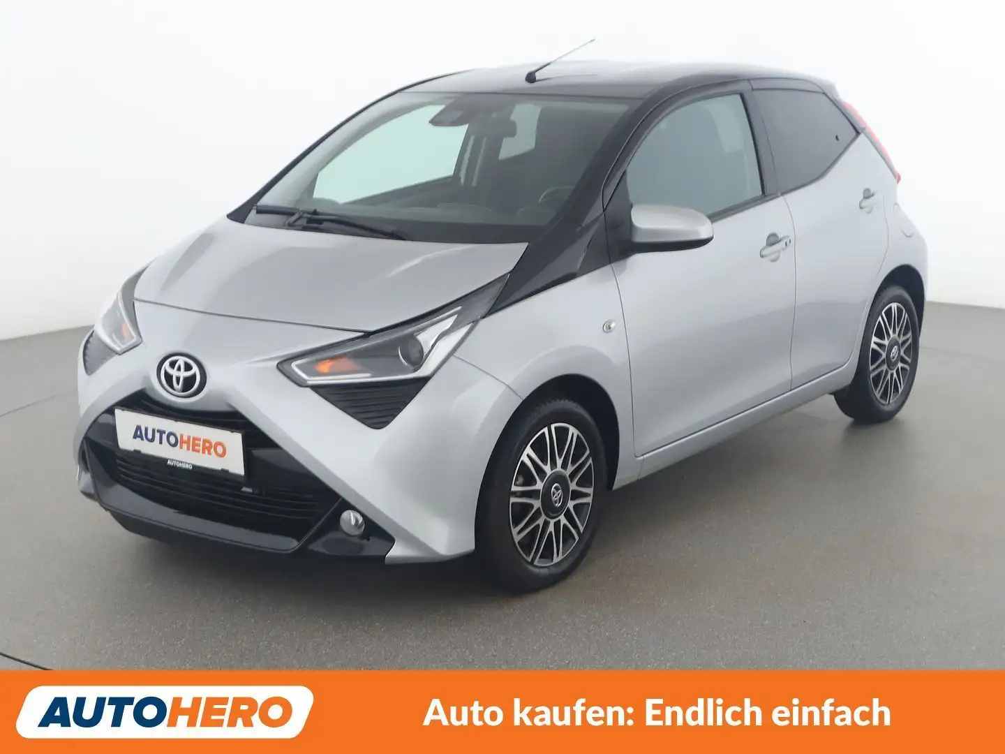Toyota Aygo 1.0 VVT-i X-Clusiv Grau - 1