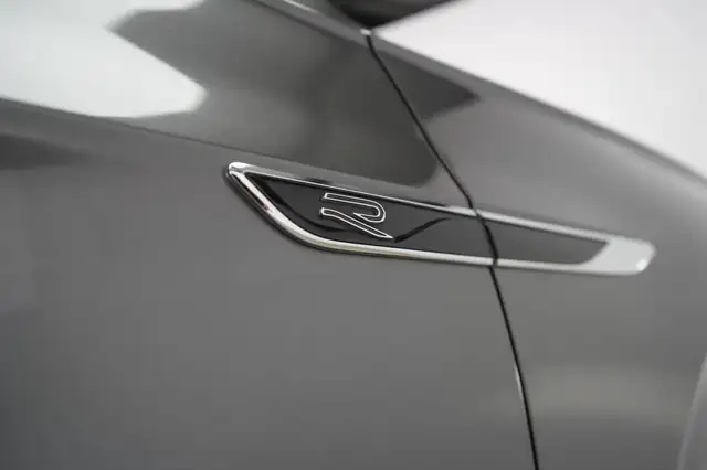 Volkswagen Touareg view 15