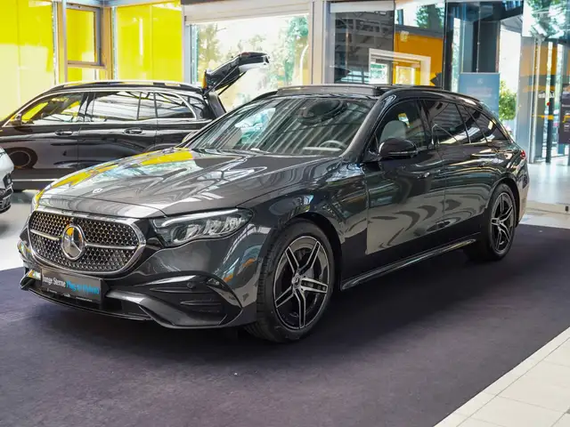 Mercedes-Benz E-Class view 5