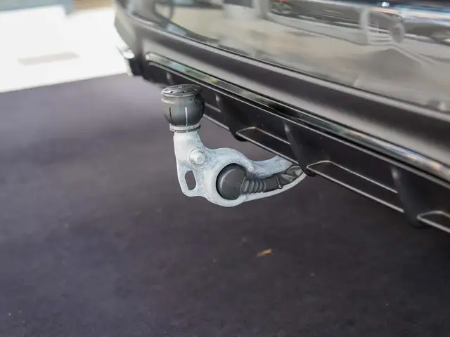 Mercedes-Benz E-Class view 13