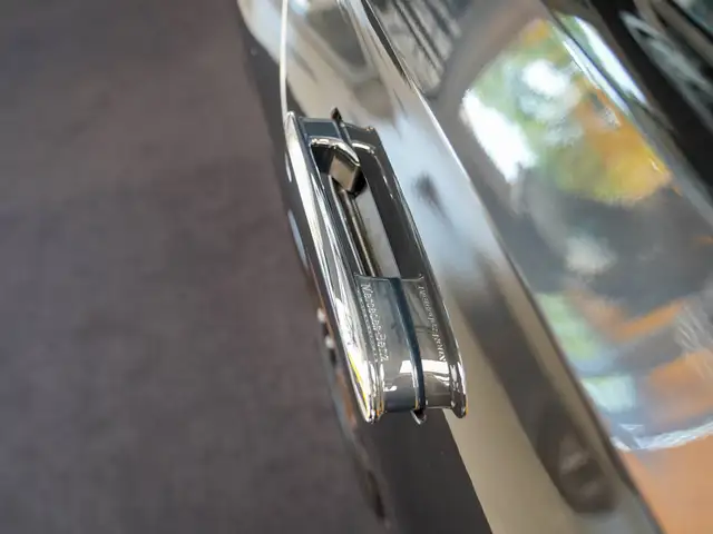 Mercedes-Benz E-Class view 2