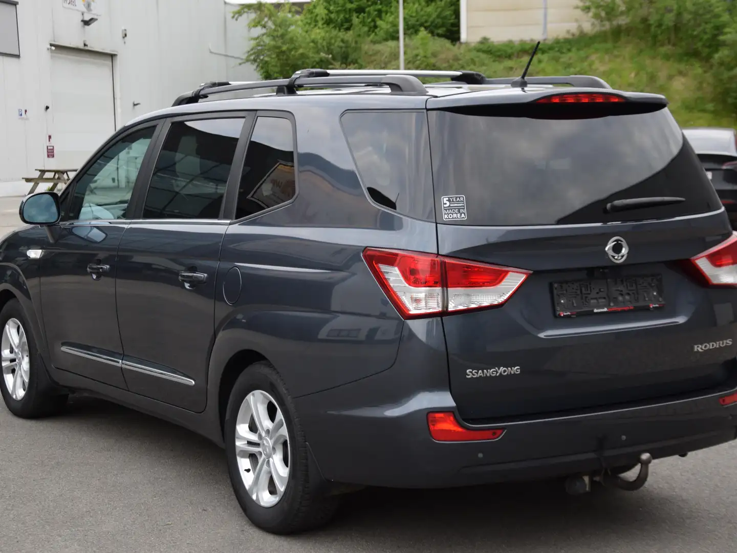 SsangYong Rodius Rodius 2.2 e-XDi 2WD Sapphire Blau - 2