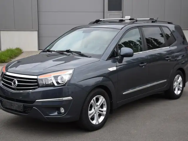 SsangYong Rodius Rodius 2.2 e-XDi 2WD Sapphire