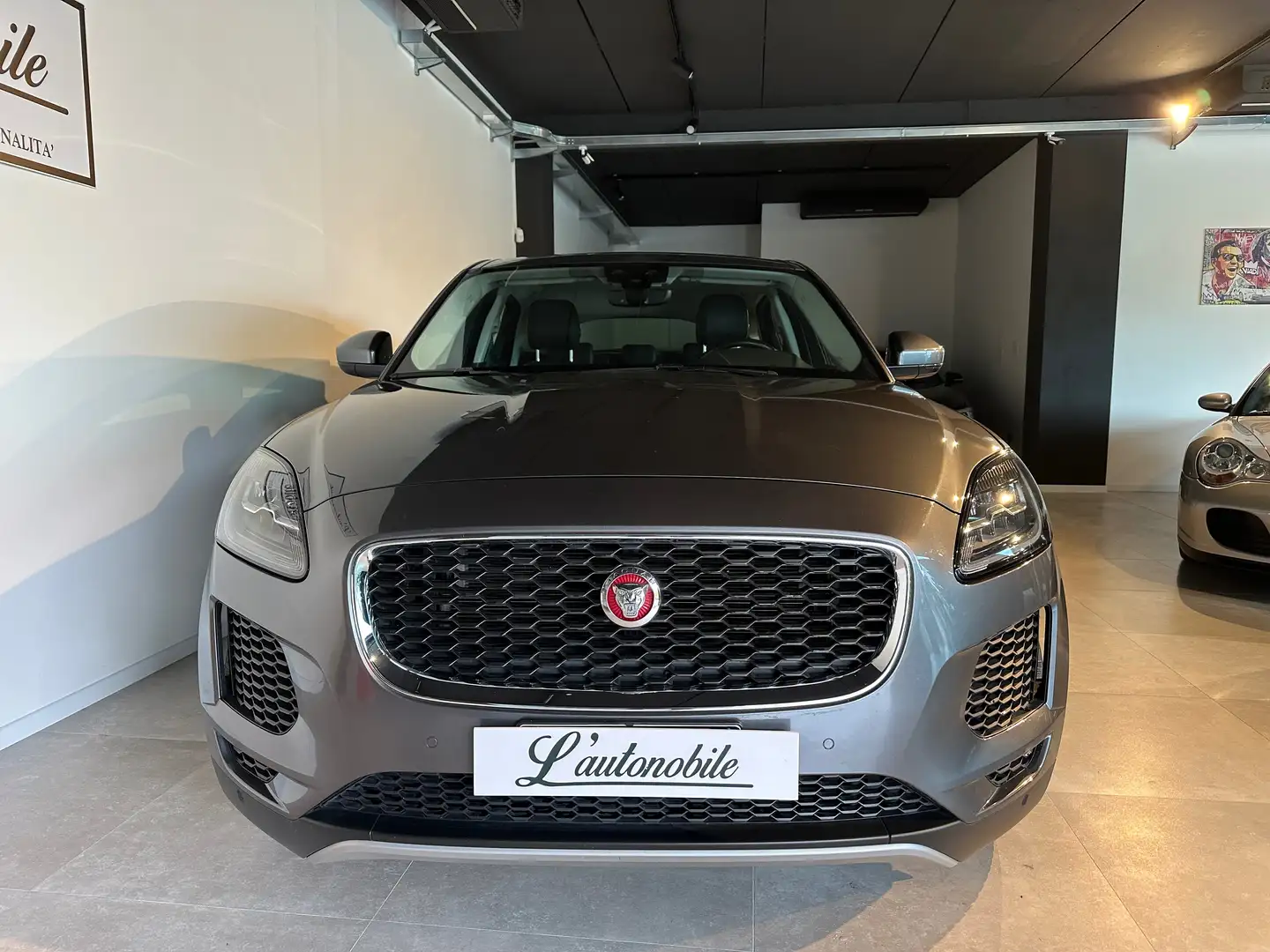 Jaguar E-Pace 2.0 i4 R-Dynamic awd 200cv Grigio - 2