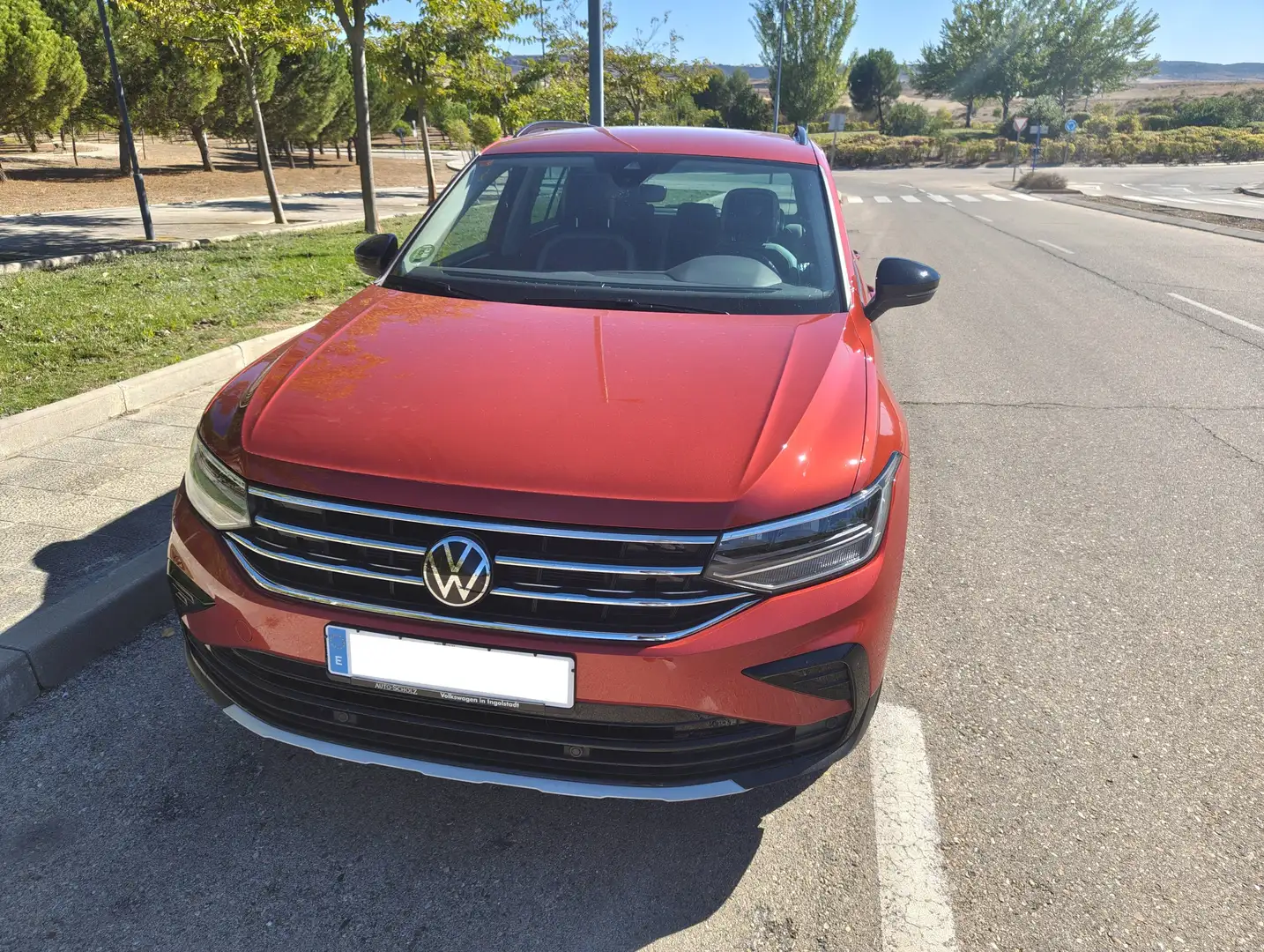 Volkswagen Tiguan Tiguan 1.5 TSI Urban Sport DSG 110kW Urban Sport Rojo - 2