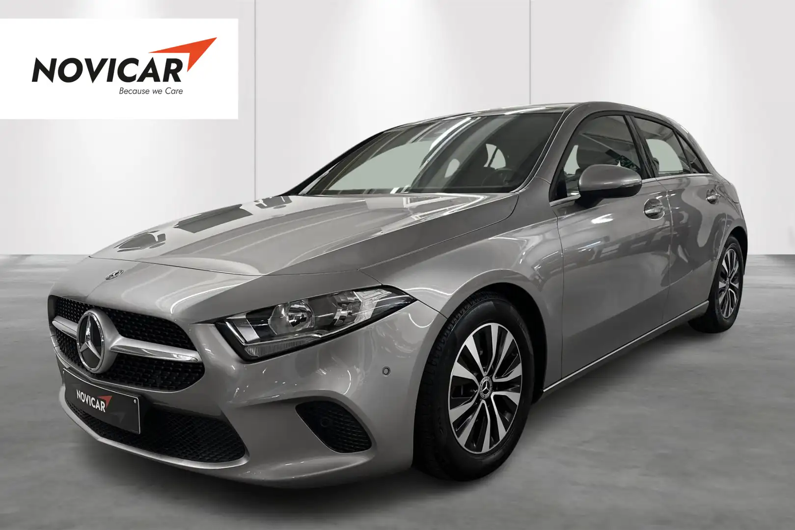 Mercedes-Benz A 180 A DCT AUTOMAAT + PANO Сірий - 1