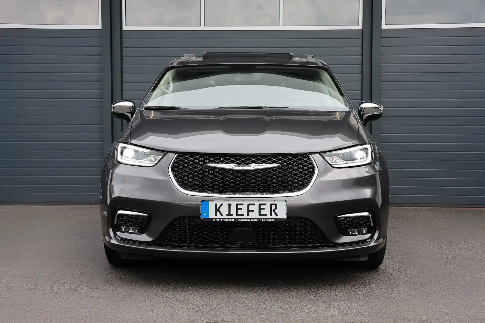 Chrysler Pacifica 3.6 LIMITED/ACC/PANO/4xSHZ/LHZ/SBL/KAM Grau - 2