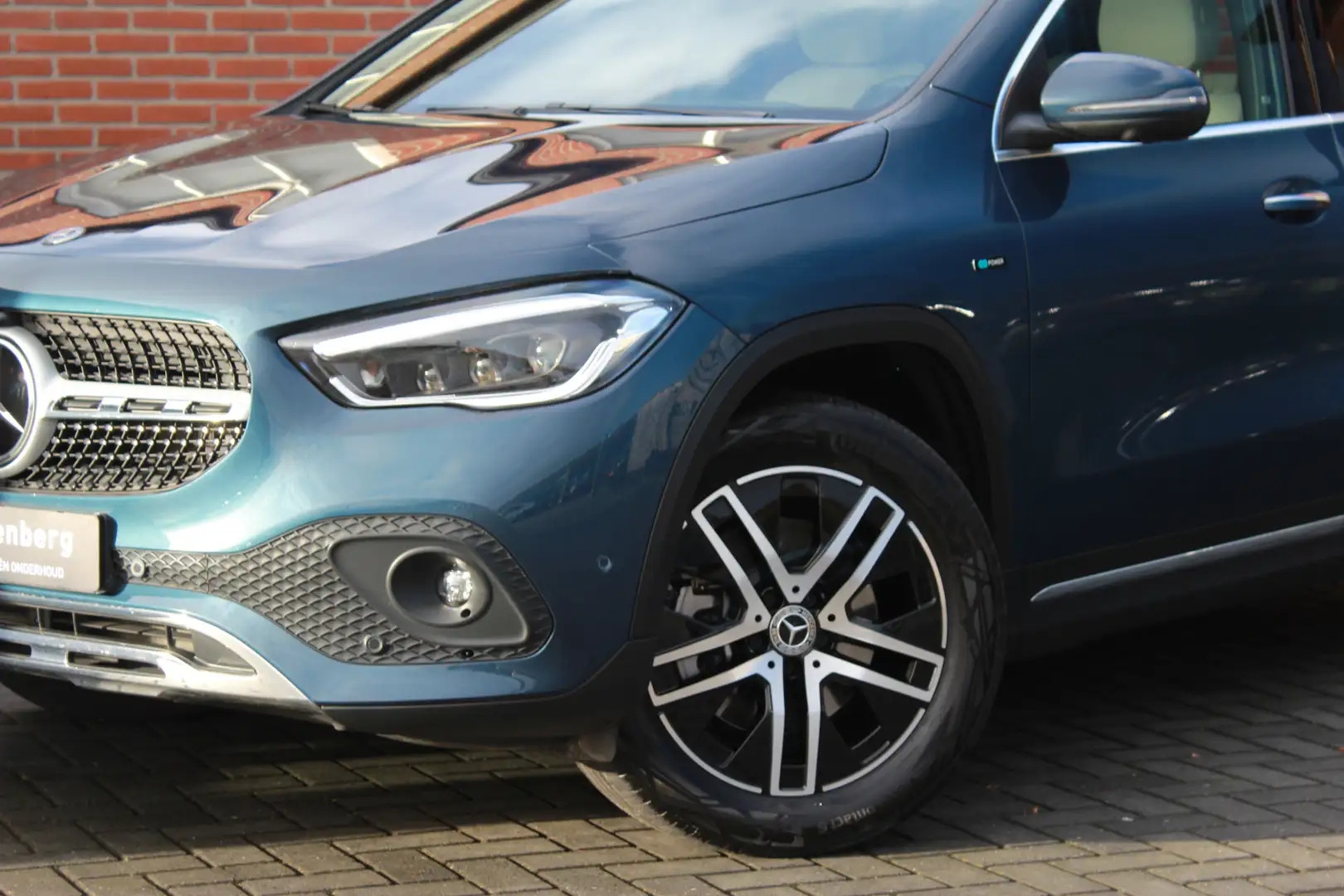 Mercedes-Benz GLA 250 e Progressive | Pano | Distronic | Memory | Blauw - 2