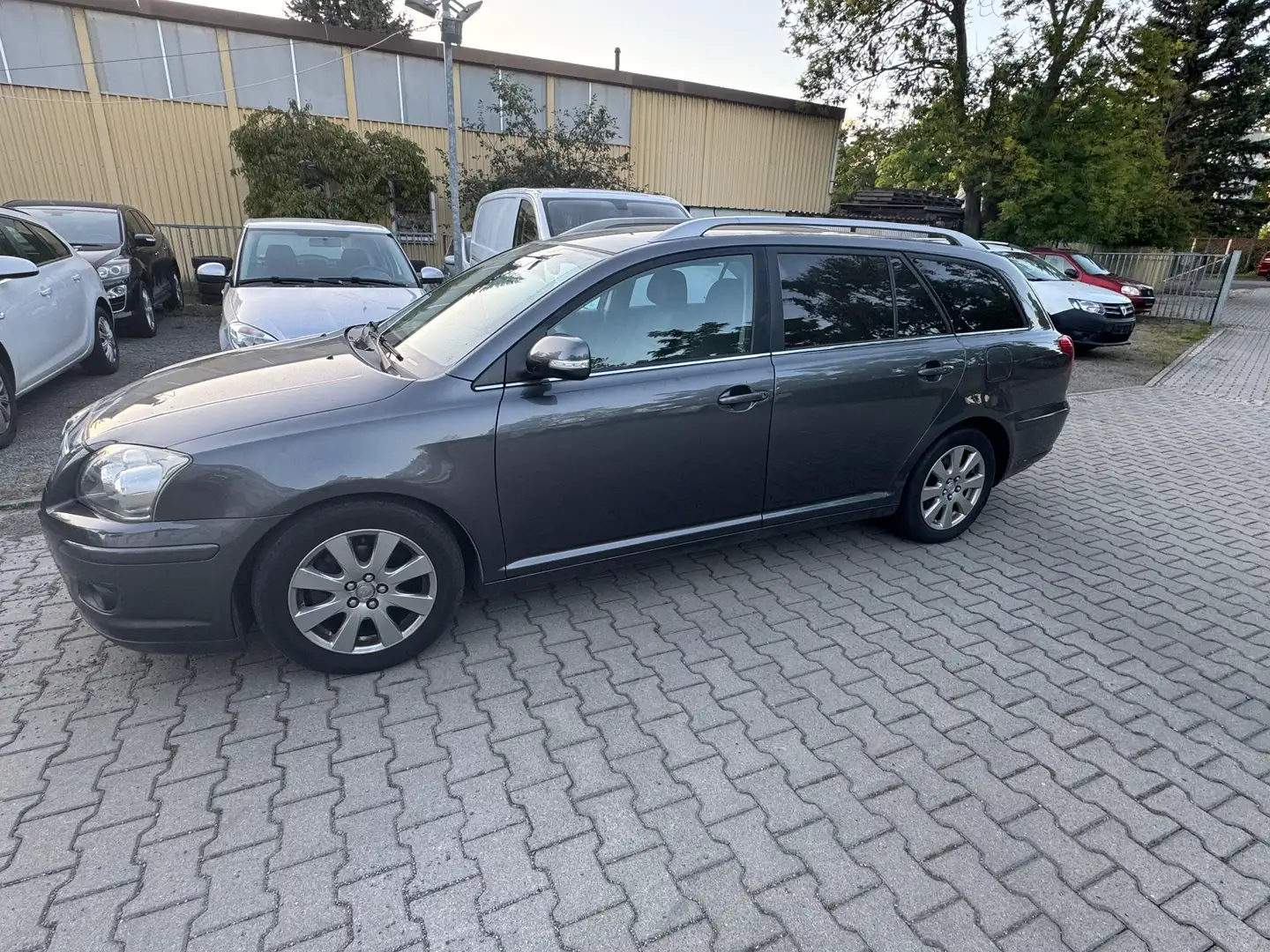 Toyota Avensis Avensis Combi 1.8 VVT-i Combi Executive Gris - 2