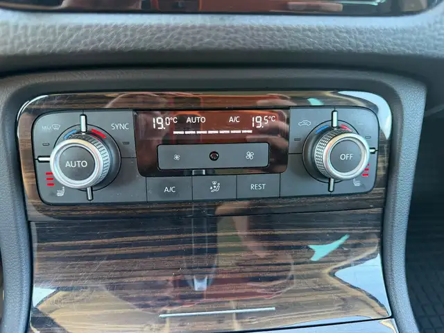 Volkswagen Touareg view 27