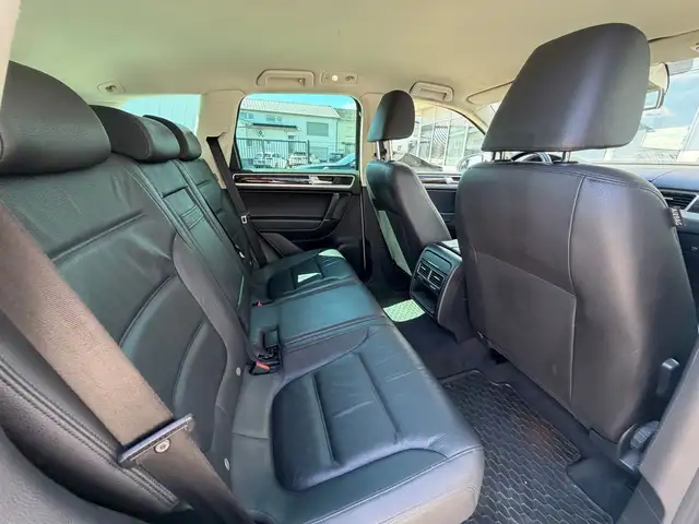 Volkswagen Touareg view 21