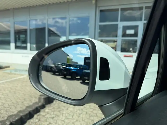 Volkswagen Touareg view 29