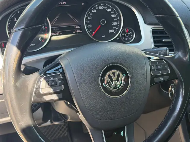 Volkswagen Touareg view 15