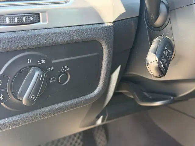 Volkswagen Touareg view 16