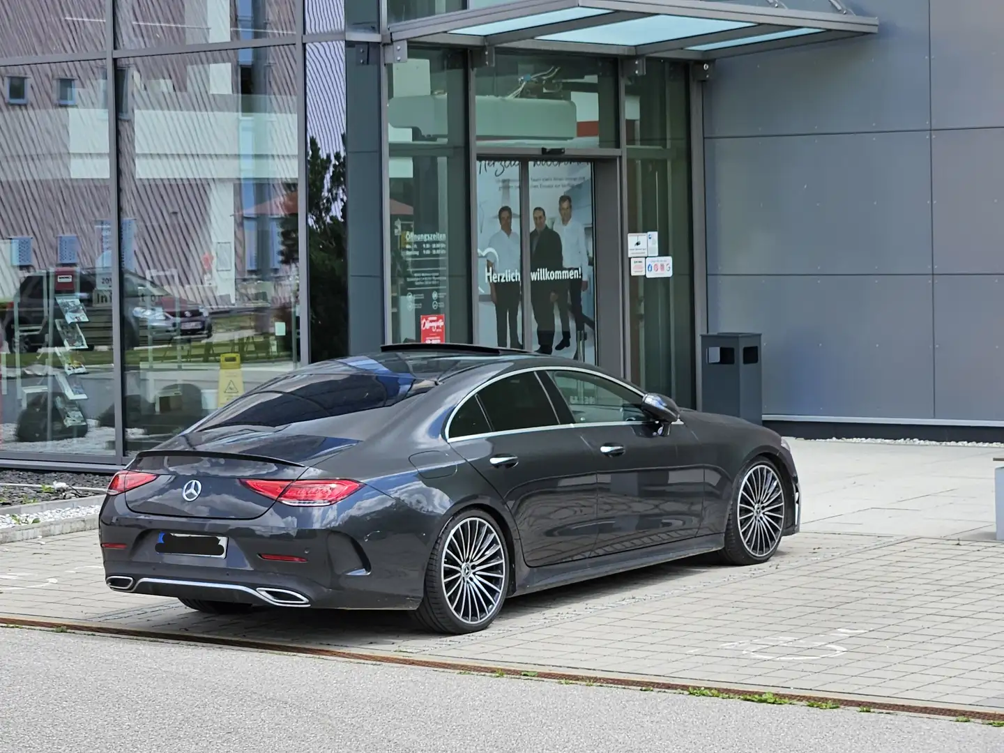 Mercedes-Benz CLS 400 CLS Coupe Diesel d 4Matic 9G-TRONIC AMG Line Černá - 1