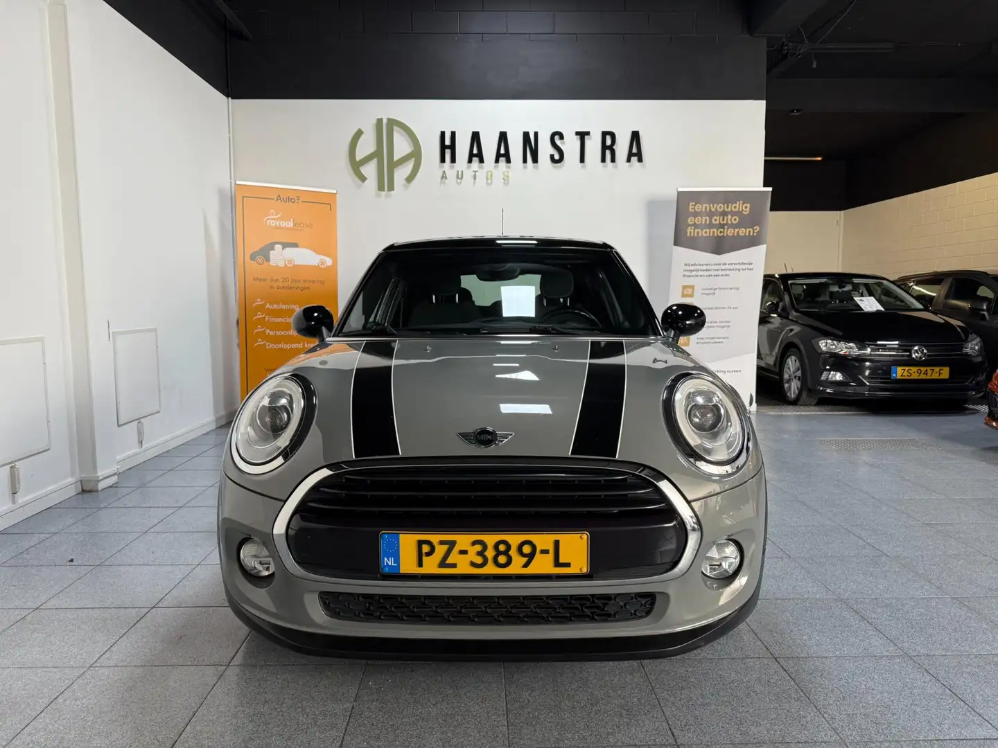 MINI Cooper Mini 1.5 Serious Business Navi, 136 PK , 57.602 KM Grijs - 2