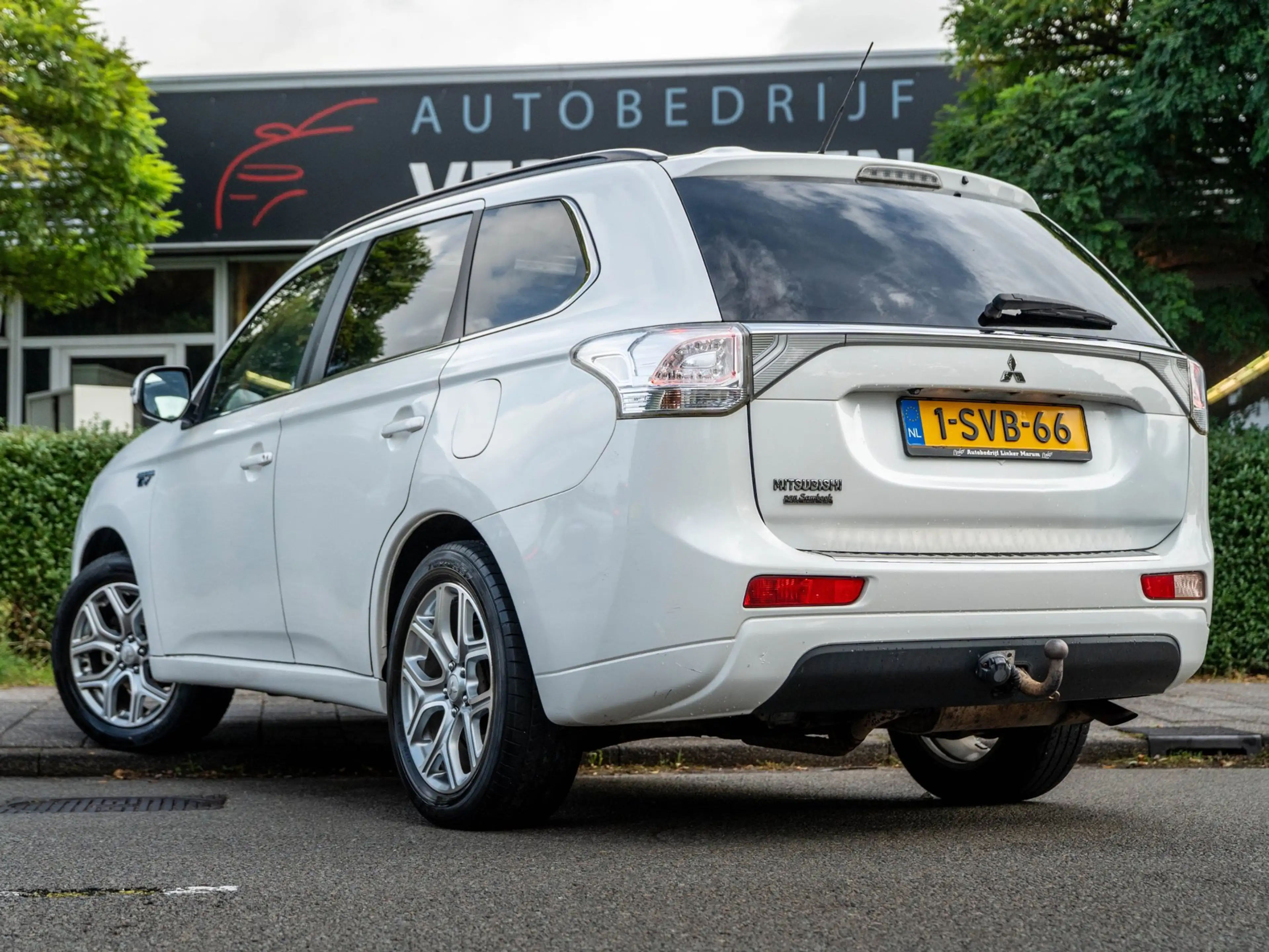 Mitsubishi Outlander 2.0 PHEV Instyle+ PANORAMADAK - ACC - CAMERA - STO — photo 12
