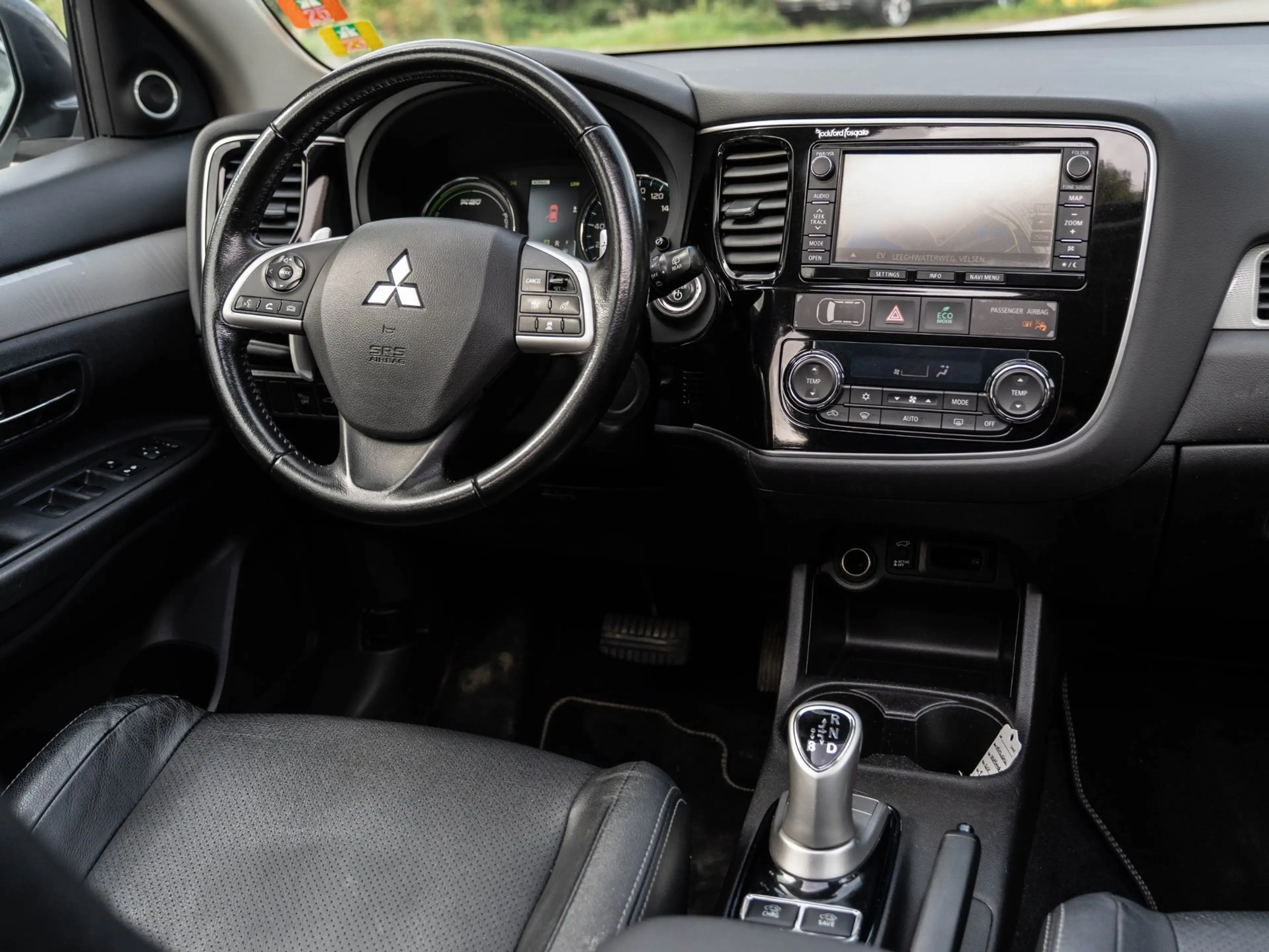 Mitsubishi Outlander 2.0 PHEV Instyle+ PANORAMADAK - ACC - CAMERA - STO — photo 2